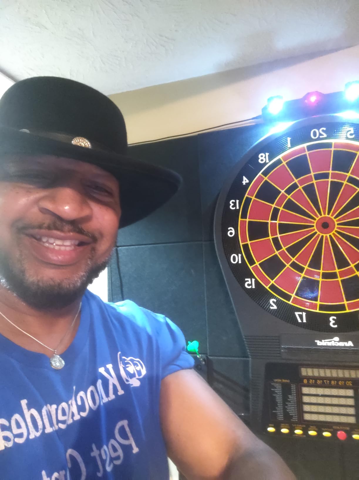 Arachnid Cricket Pro Tournament-Quality Electronic Dartboard up to 40 Games and 315 Variations (Including Popular Cricket Modes) customer photo 1