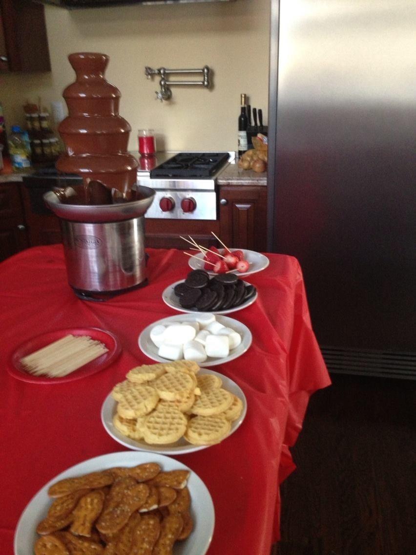 Nostalgia CFF986 32-Ounce Stainless Steel Chocolate Fondue Fountain, 2-Pound Capacity, Easy to Assemble 4 Tiers, Perfect for Nacho Cheese, BBQ Sauce, Ranch, Liqueurs customer photo 1