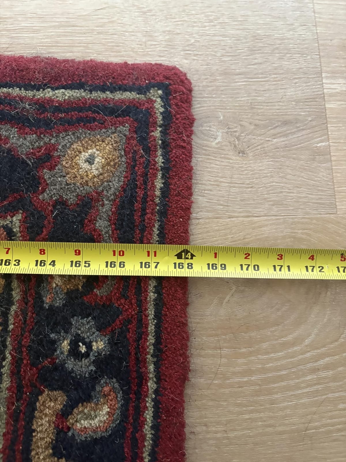 SAFAVIEH Area Rug 5x8 - Heritage Collection - Red, Handmade Wool, Traditional Oriental Medallion Design, Ideal for Living Room, Bedroom, Dining Space (HG625A) customer photo 2