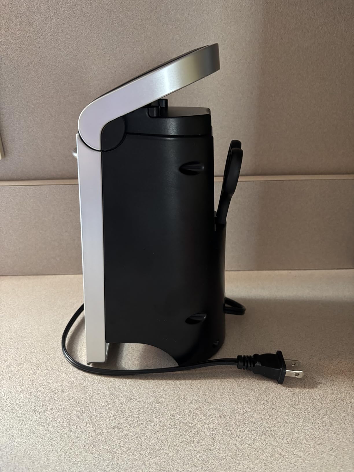Hamilton Beach Smooth Touch Electric Can Opener With Easy Push Down Lever | Opens All Standard, Extra-Tall & Pop-Top Cans | Includes Stainless Steel Scissors | Black & Chrome | 76607J customer photo 1