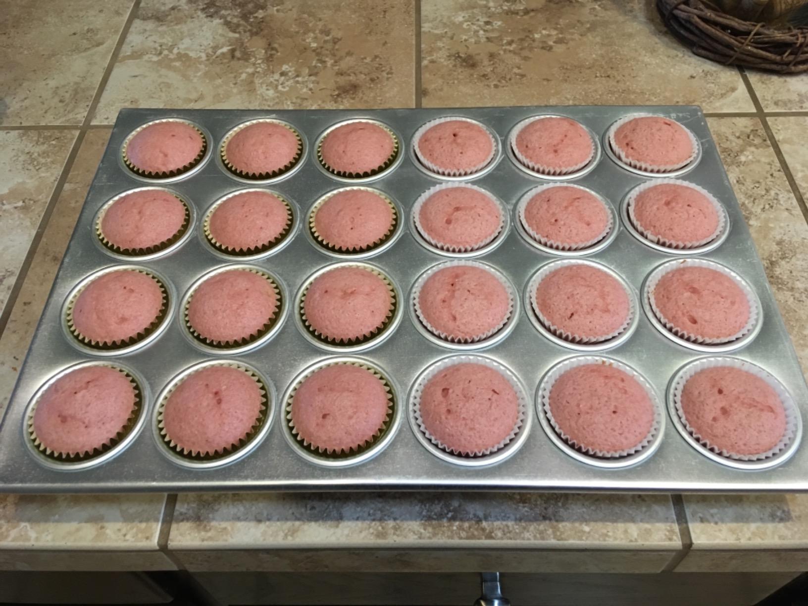 Winco 24-Cup Non-stick Muffin and Cupcake Pan, Aluminum customer photo 1