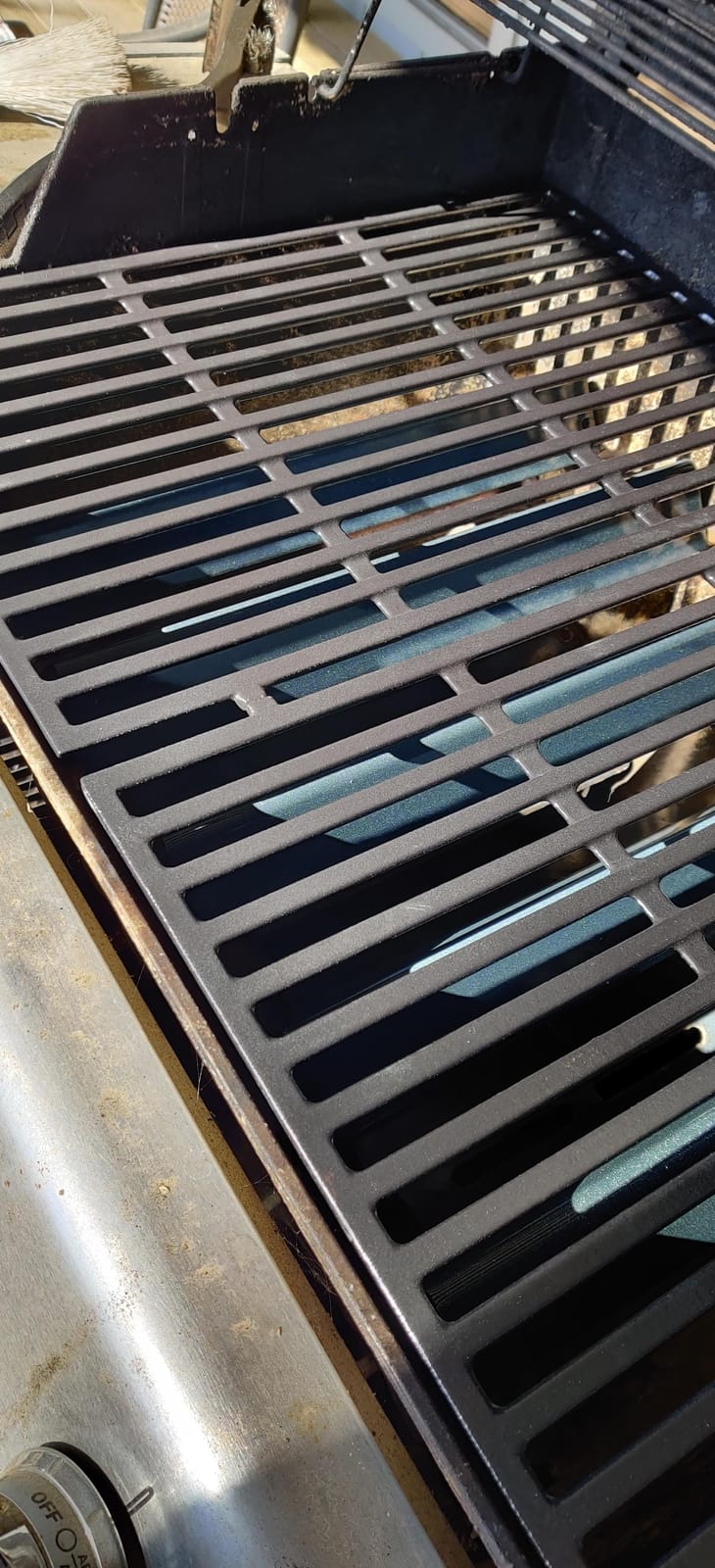 Weber Porcelain-Enameled Cast-Iron Grates for Select Genesis Grills | Fits Genesis 300 Series 2007-2016 customer photo 2