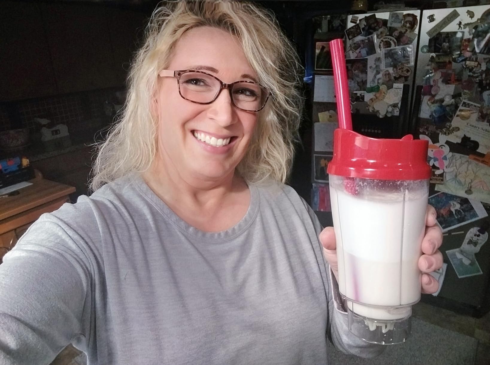 Hamilton Beach Portable Blender for Shakes and Smoothies, 14 Oz BPA Free Travel Cup & Lid, Durable Stainless Steel Blades, Personal Smoothie Blender, Red (51101RV) customer photo 1