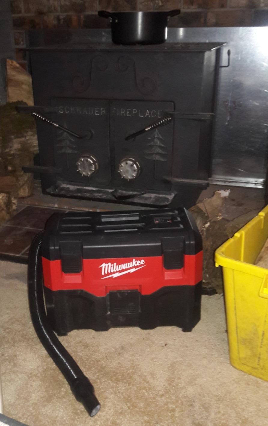 Milwaukee 0880-20 18-Volt Cordless Wet/Dry Vacuum, Red customer photo 1