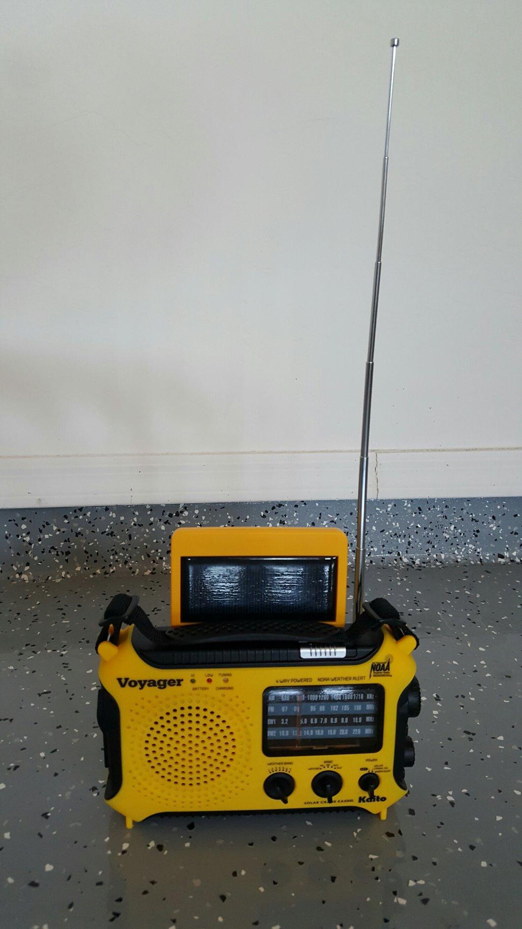 Kaito KA500 5-way Powered Emergency AM/FM/SW NOAA Weather Alert Radio with Solar, Dynamo Crank, Flashlight and Reading Lamp, Color Black customer photo 1