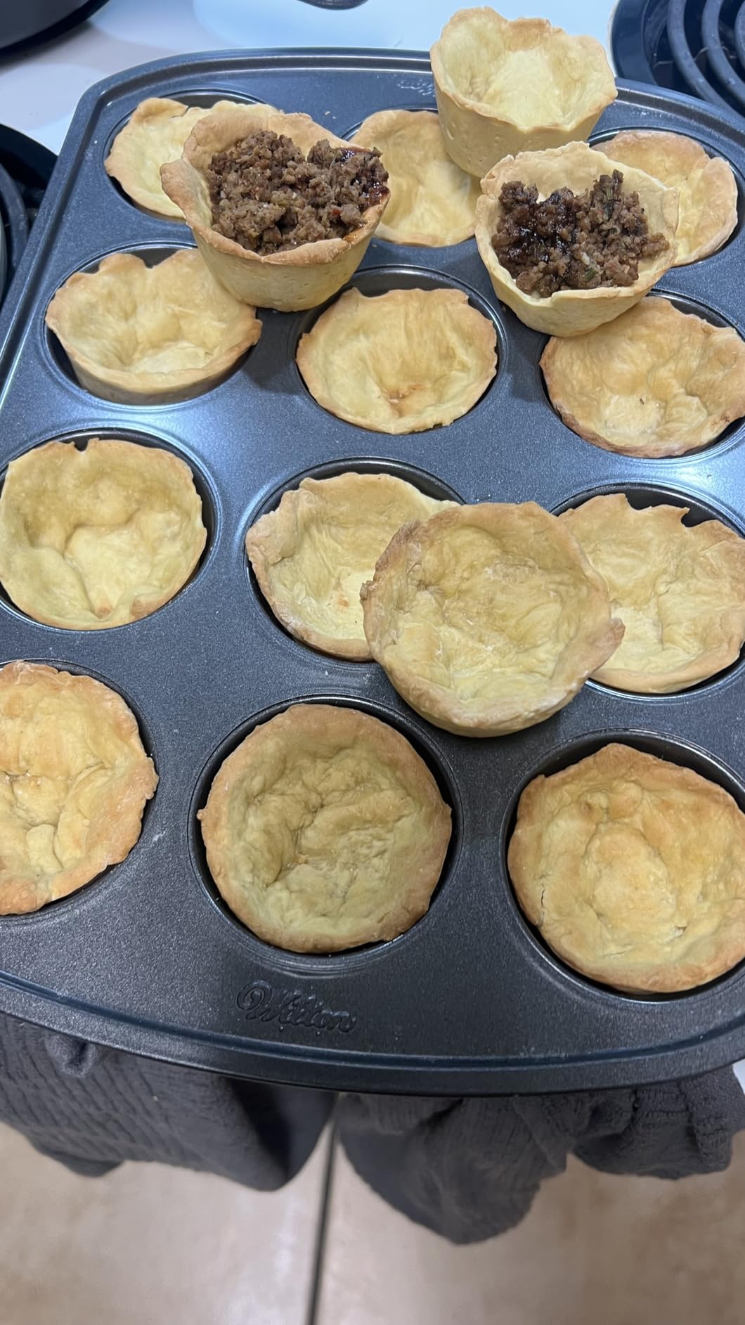 Wilton Gold Non-Stick Muffin Pan, Made Without PFAS, 12-Cup customer photo 2