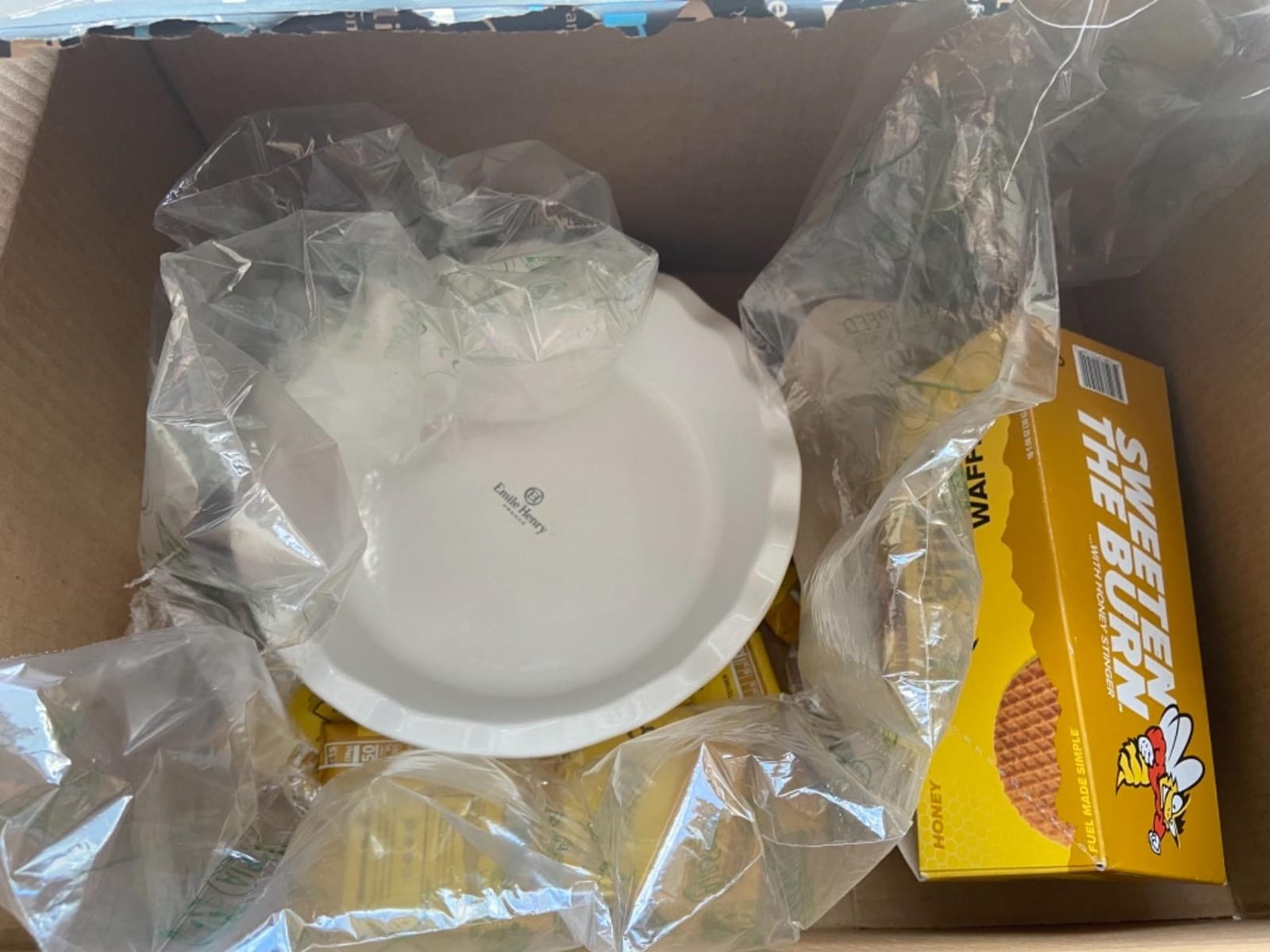 Emile Henry Made In France 9 Inch Pie Dish, White customer photo 2