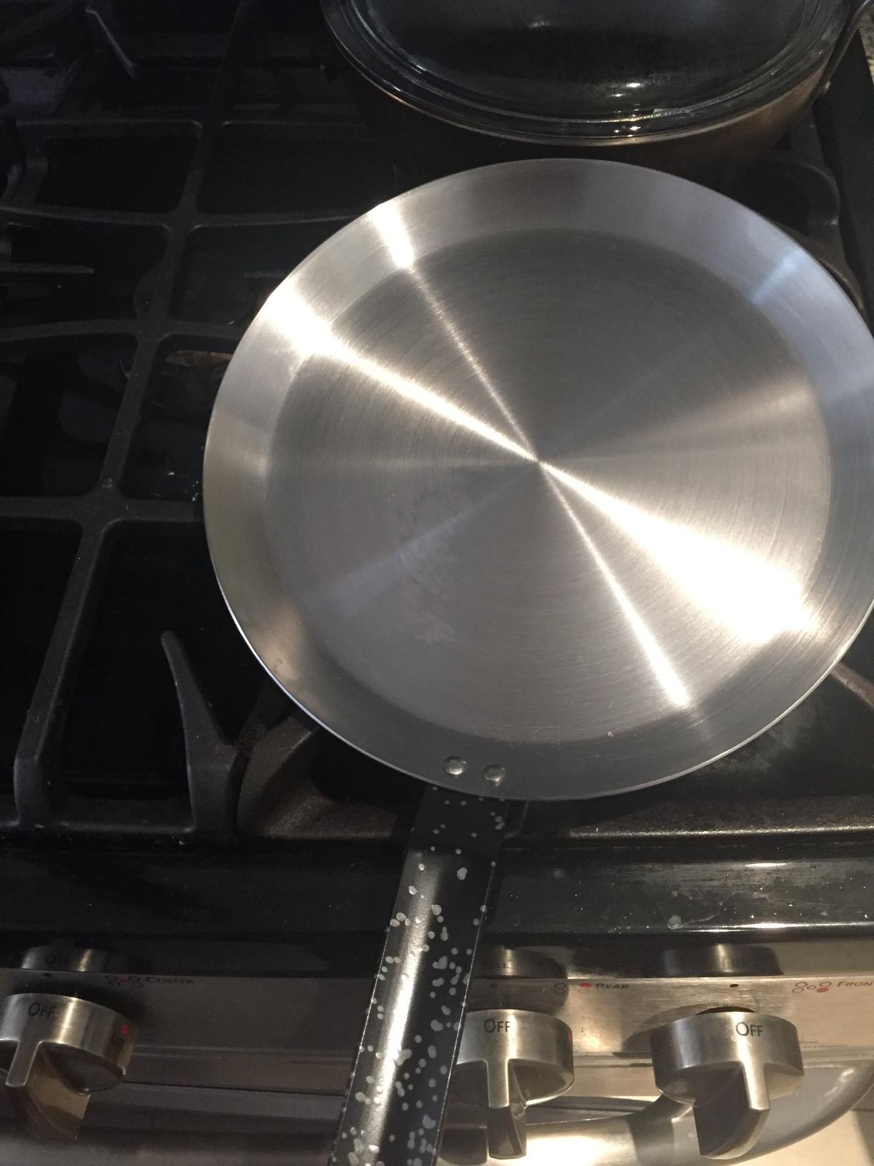 Paderno World Cuisine 7 1/8-Inch Carbon Steel Crepe Pan customer photo 2
