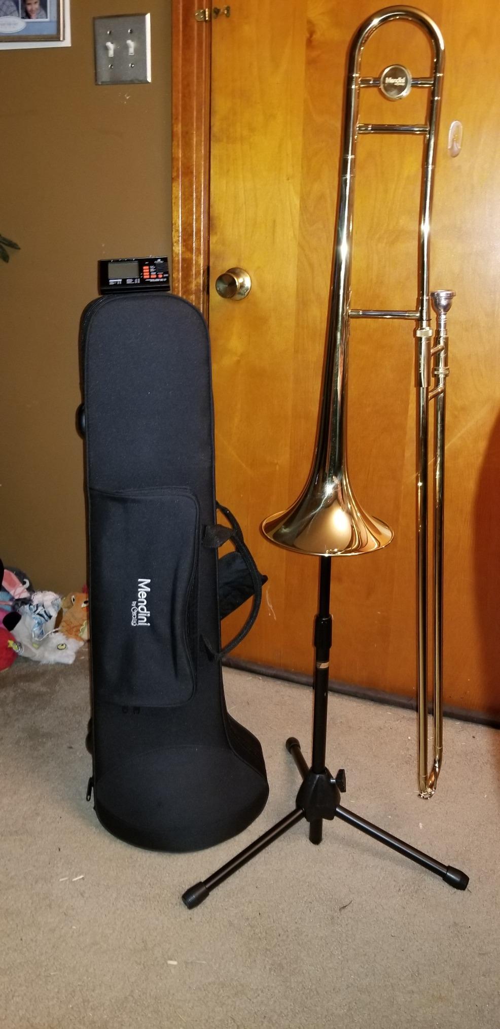 Mendini by Cecilio Bb Tenor Trombone for Beginners - B Flat Brass Plated Trombone Instrument with Tuner, Music Book, Hard Case, Mouthpiece, Cleaning Kit & Gloves (Gold) customer photo 1