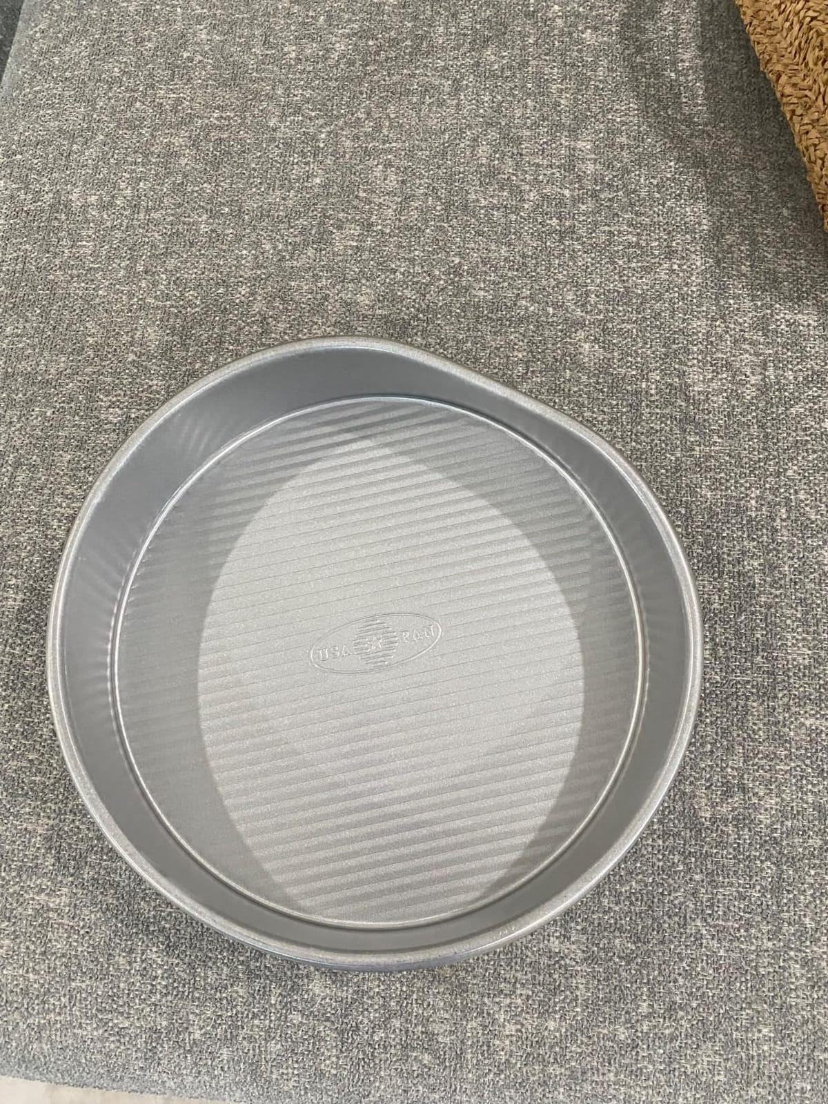 USA Pan Bakeware Nonstick Round Cake Pan, 9-Inch, Aluminized Steel customer photo 1