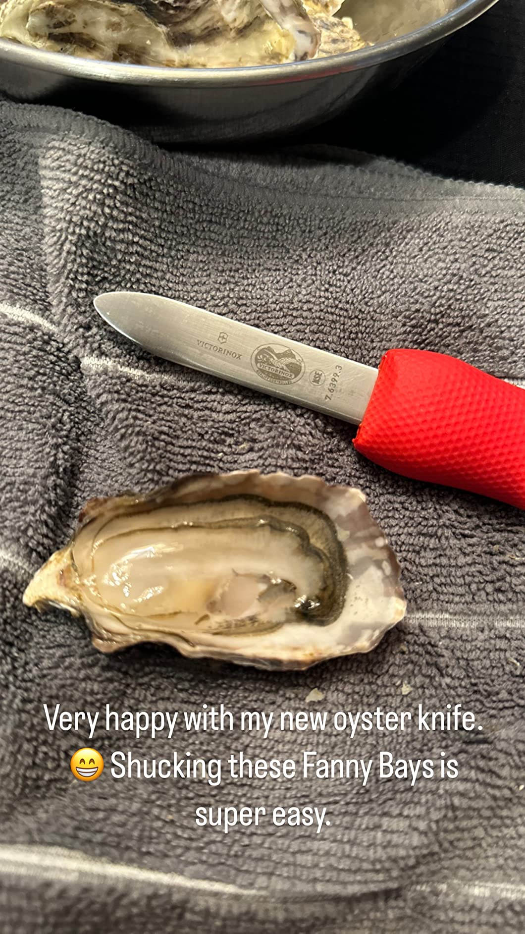 Victorinox Oyster Knife 2-3/4-Inch Hooked Tip New Haven Style Blade, Red SuperGrip Handle customer photo 2