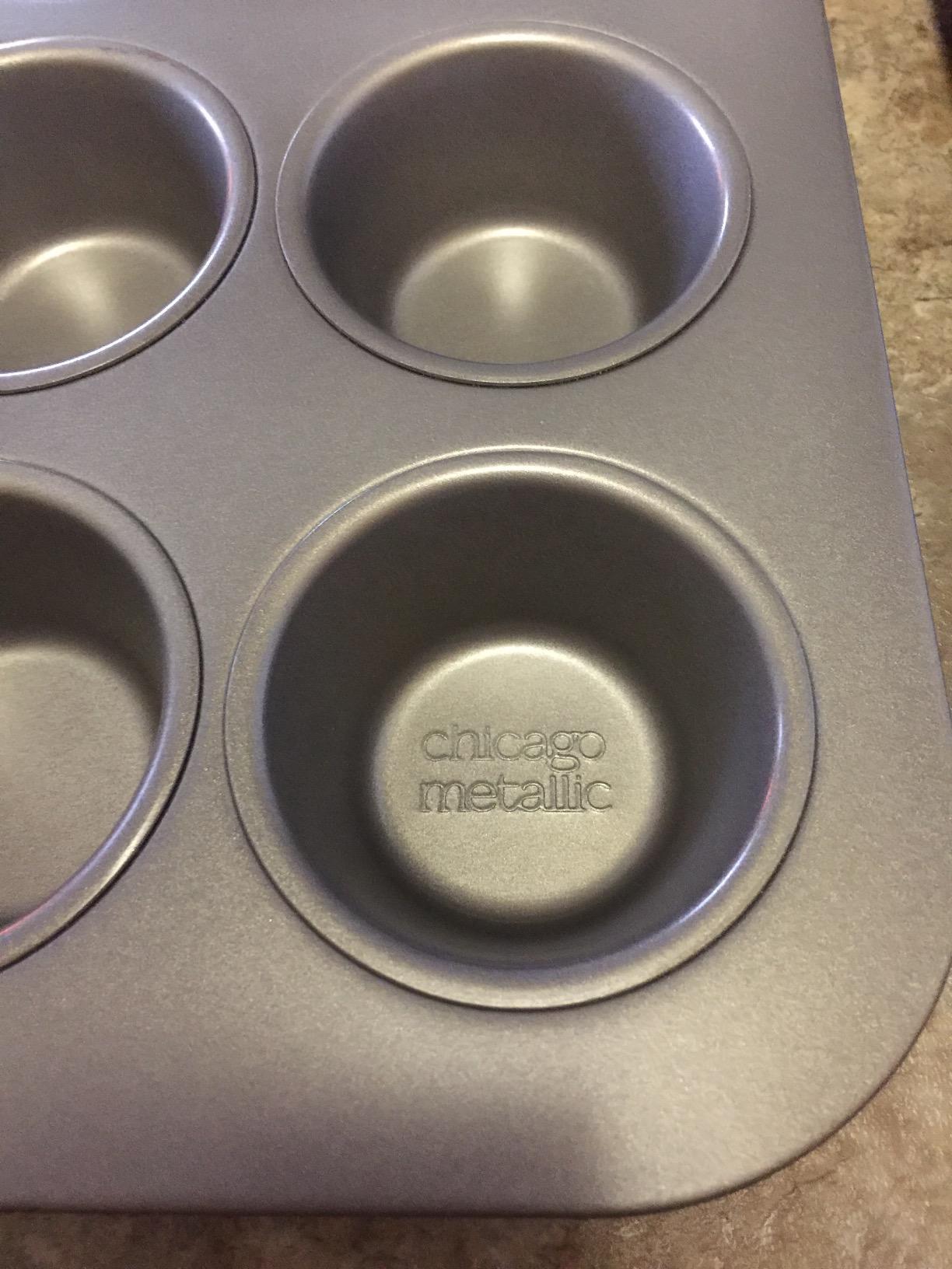 Chicago Metallic Commercial II Non-Stick 12-Cup Muffin Pan customer photo 1