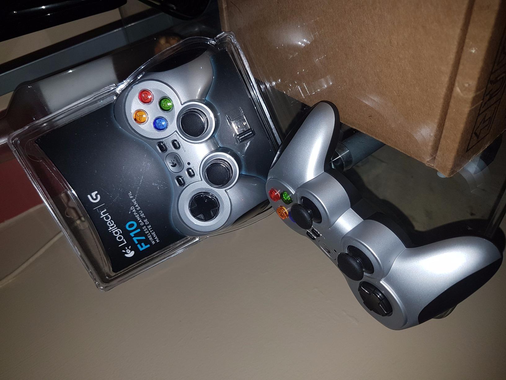 Logitech F710 Wireless Gamepad with USB Nano Receiver - Grey/Black | 2.4 GHz wireless, dual vibration feedback, 4-switch D-pad, PC compatible customer photo 1
