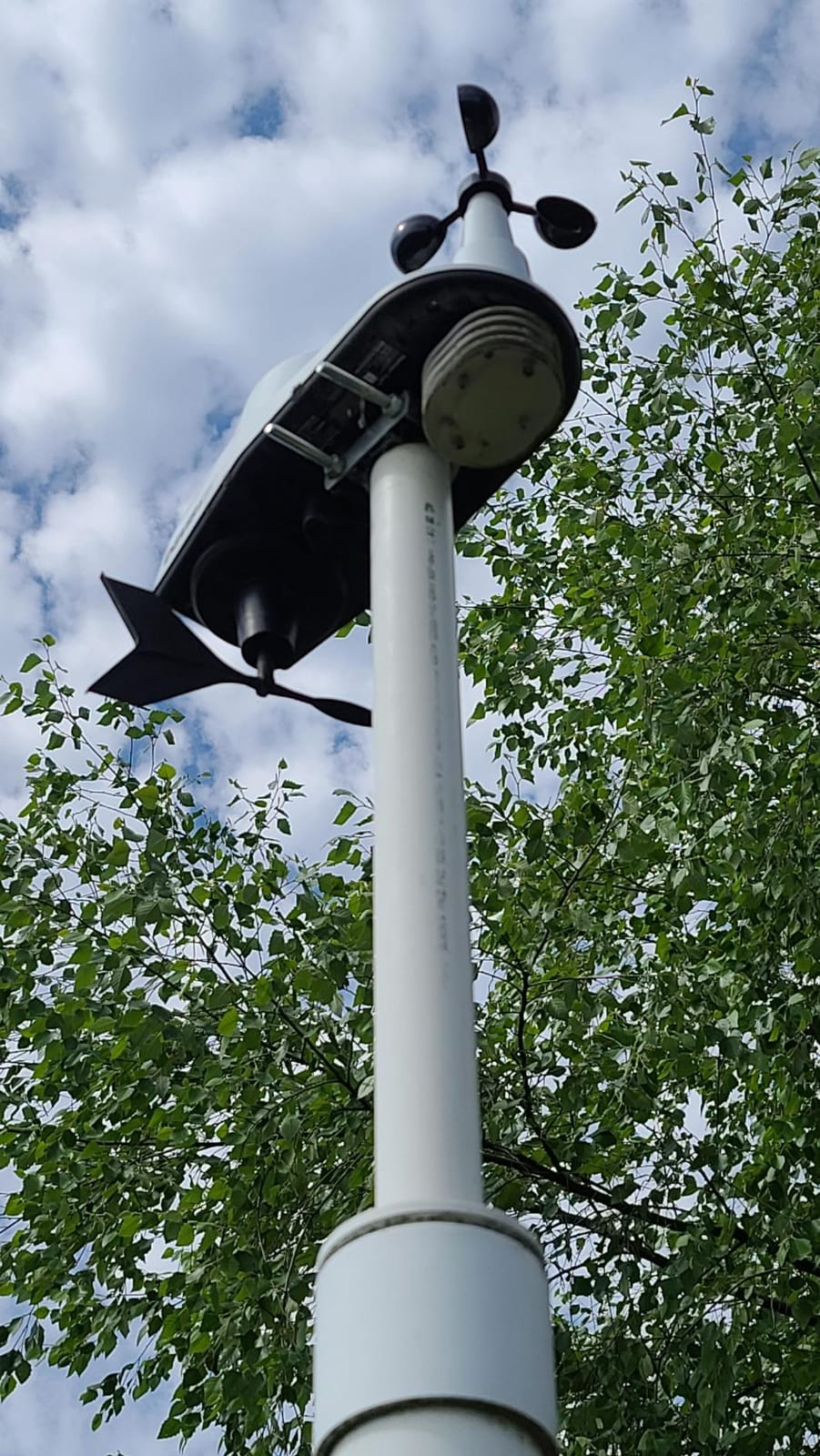 Davis Instruments 6357 Vantage Vue Professional Weather Station - Wireless & Solar Powered customer photo 2