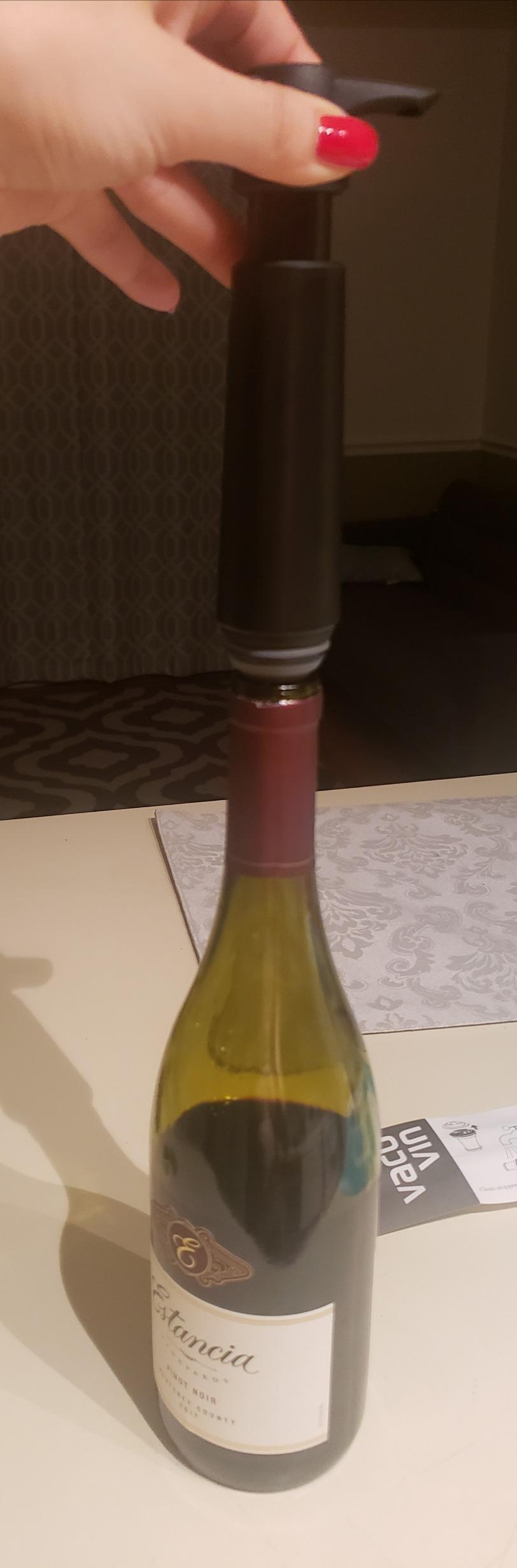 Vacu Vin Original Wine Pump - 1 Vacuum Wine Stopper - Wine Saver - Black | Wine bottle stopper, wine vacuum pump and stopper, airtight seal, reusable stopper, up to 10 days freshness, no batteries customer photo 2