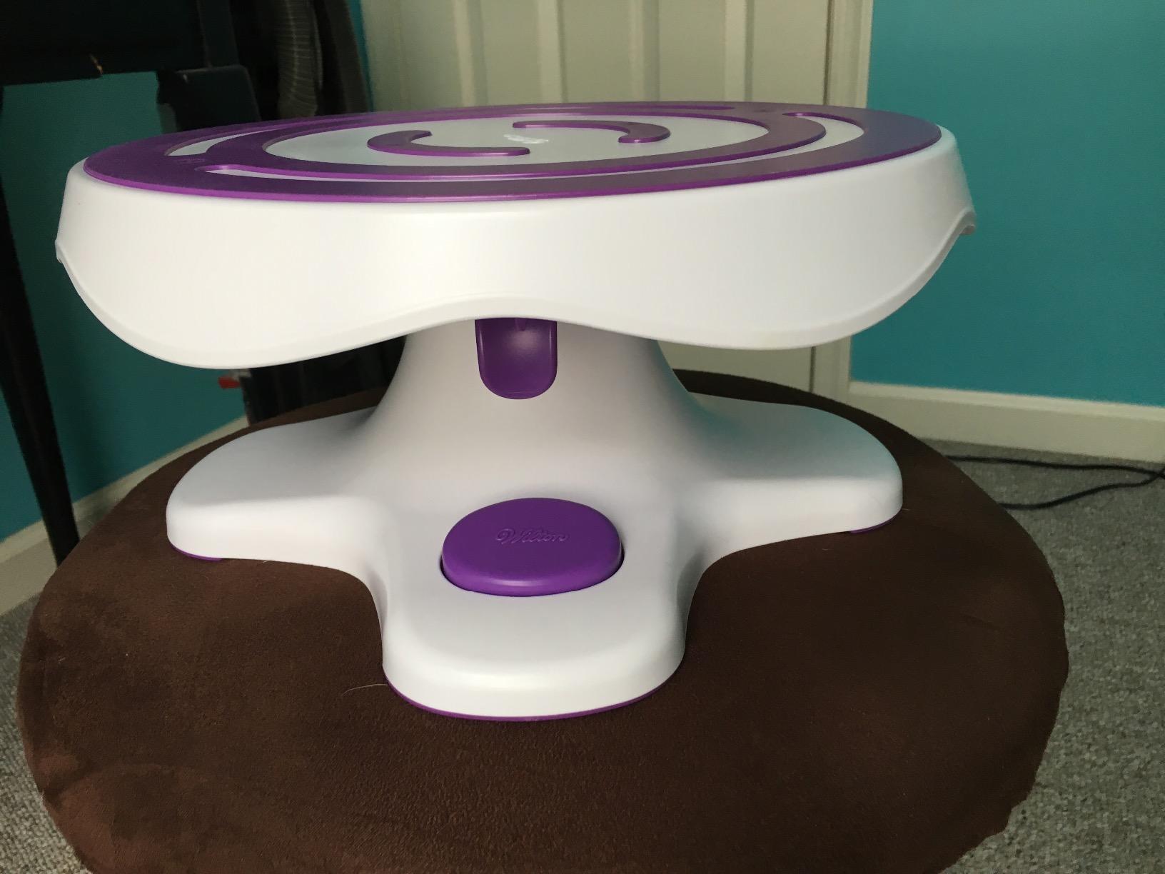 Wilton Tilt-N-Turn Ultra Cake Turntable and Cake Stand - 12 x 7-Inch customer photo 1