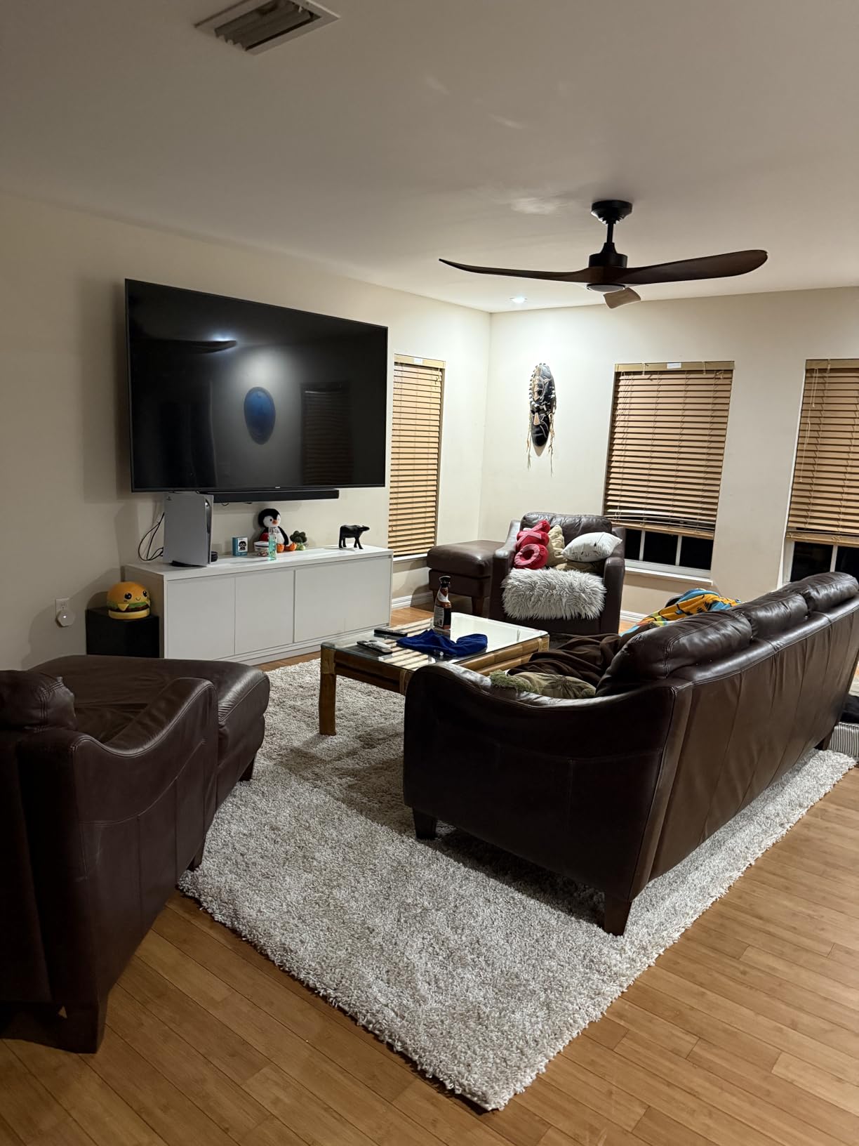 SAFAVIEH Area Rug 8x10 - California Shag Collection - Large - Beige, Non-Shedding & Easy to Clean, Ultra Plush Thick Pile, Ideal for Living Room, Bedroom, Dining Space (SG151-1313) customer photo 2