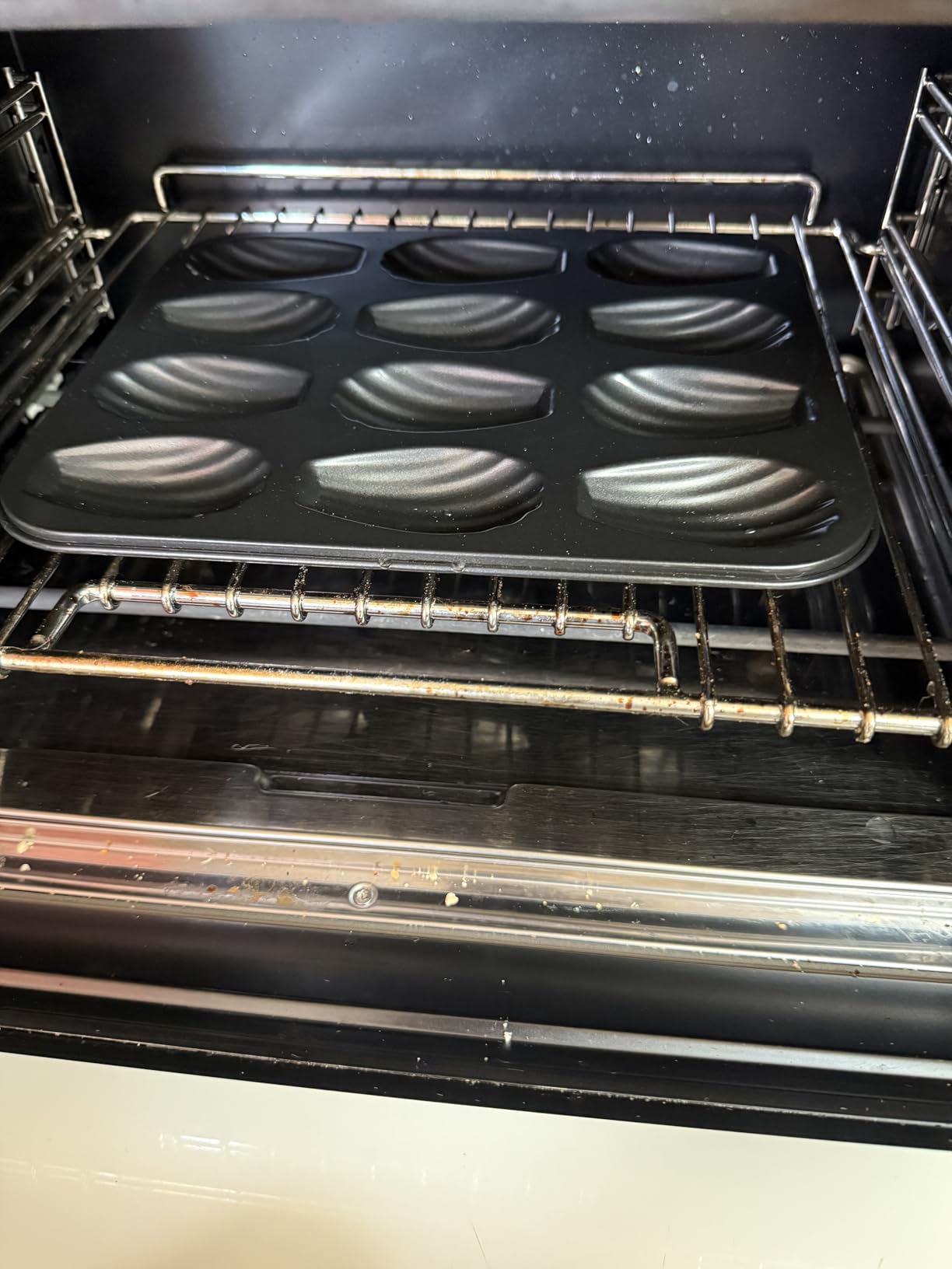 IBILI Madeleine Pan 12-Cup Non-Stick French Bakeware, Made in Spain customer photo 1