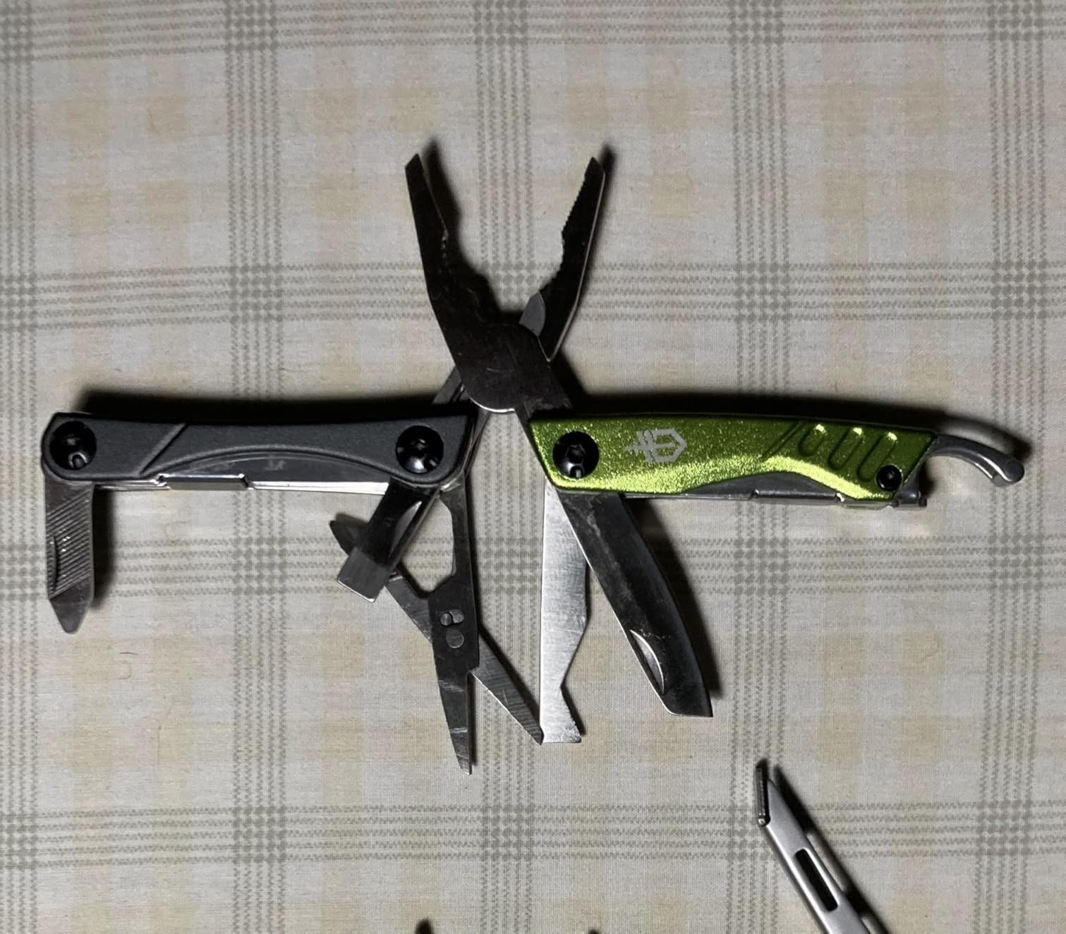 Gerber Dime 12-in-1 Mini Multitool Pliers, Pocket Knife, Bottle Opener, Black | Needle nose pliers, pocket knife, bottle opener, scissors, 12 tools, compact EDC gear, camping, keychain clip, gifts for men customer photo 1