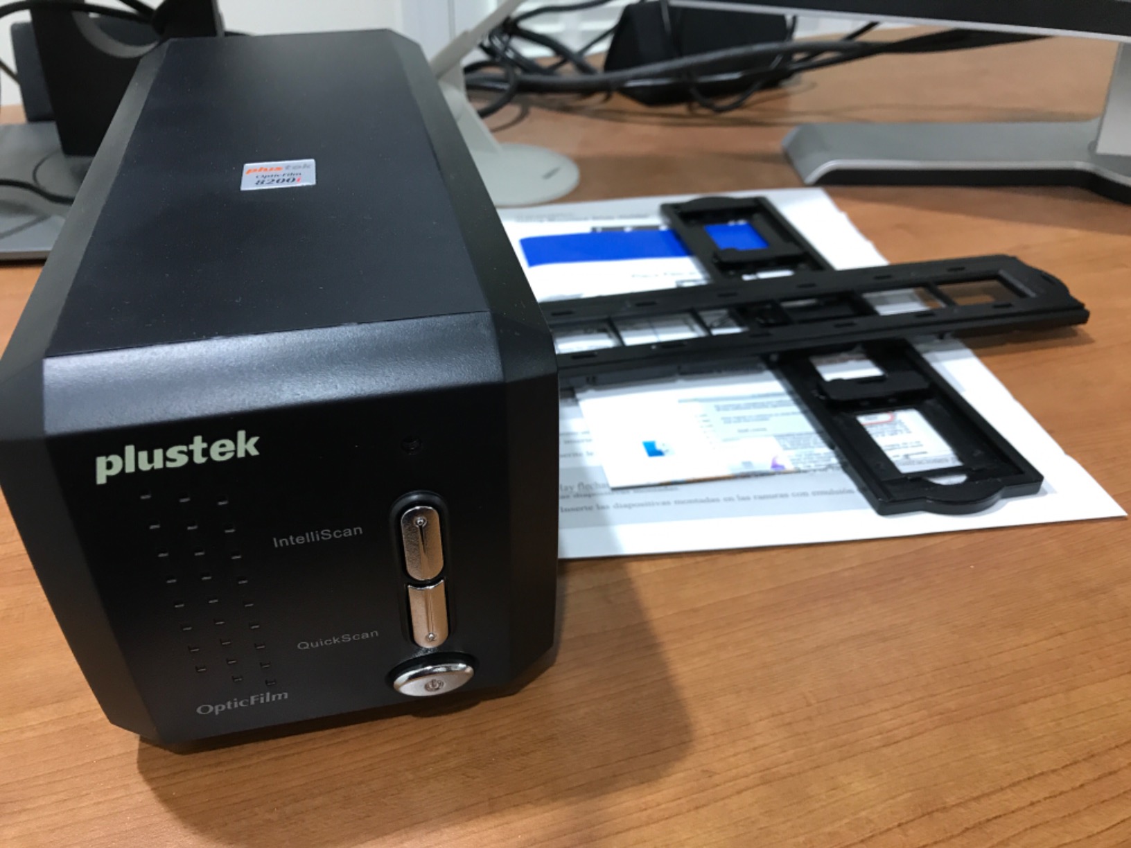 Plustek OpticFilm 8200i SE, 35mm Film & Slide Scanner. 7200 dpi / 48-bit Output. Integrated Infrared Dust/Scratch Removal. Bundle Silverfast SE Plus 9, Support Mac and PC. customer photo 1