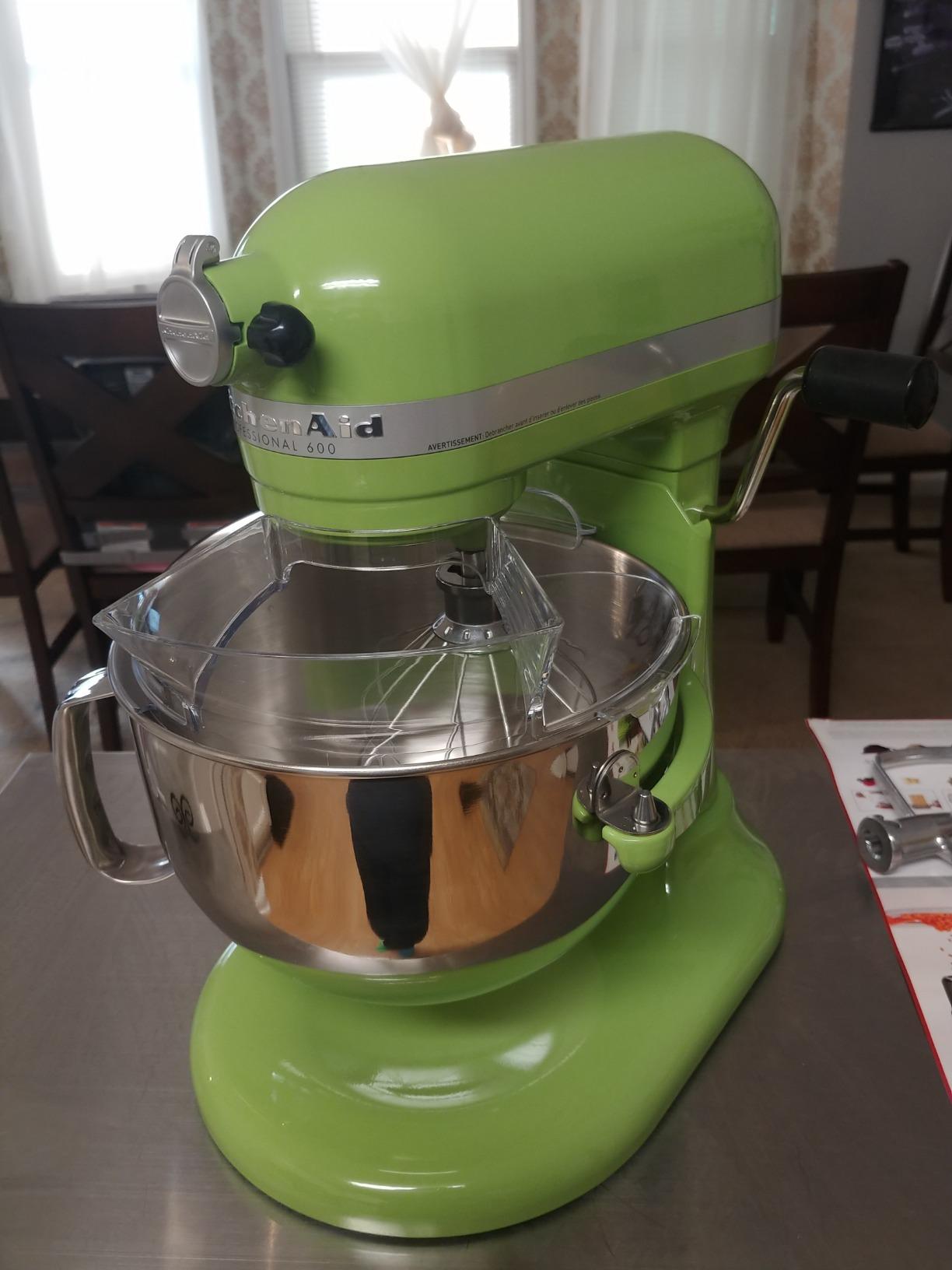 KitchenAid KP26M1XVB Professional 600 Series 6-Quart Bowl-Lift Stand Mixer customer photo 2