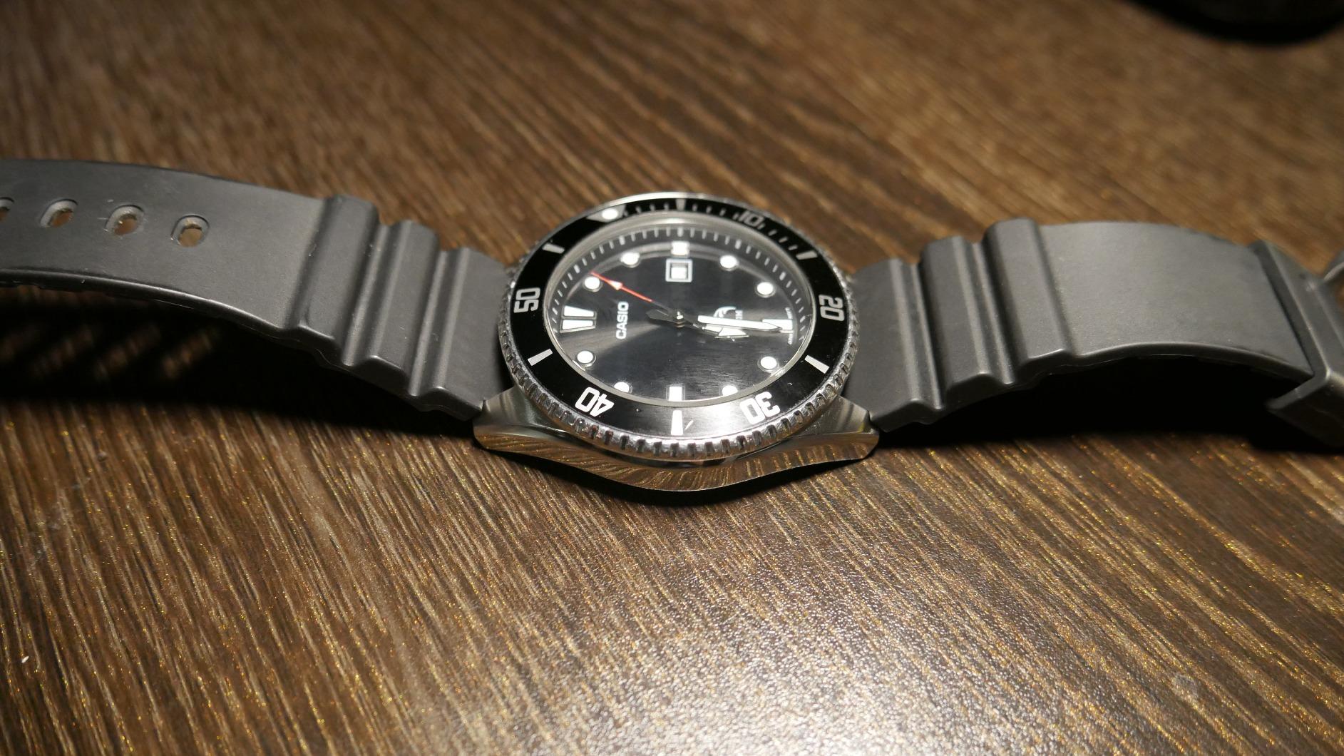 Casio MDV106 Series Unisex Analog Watch, 200M WR, Stainless Steel Case, Resin Band customer photo 2