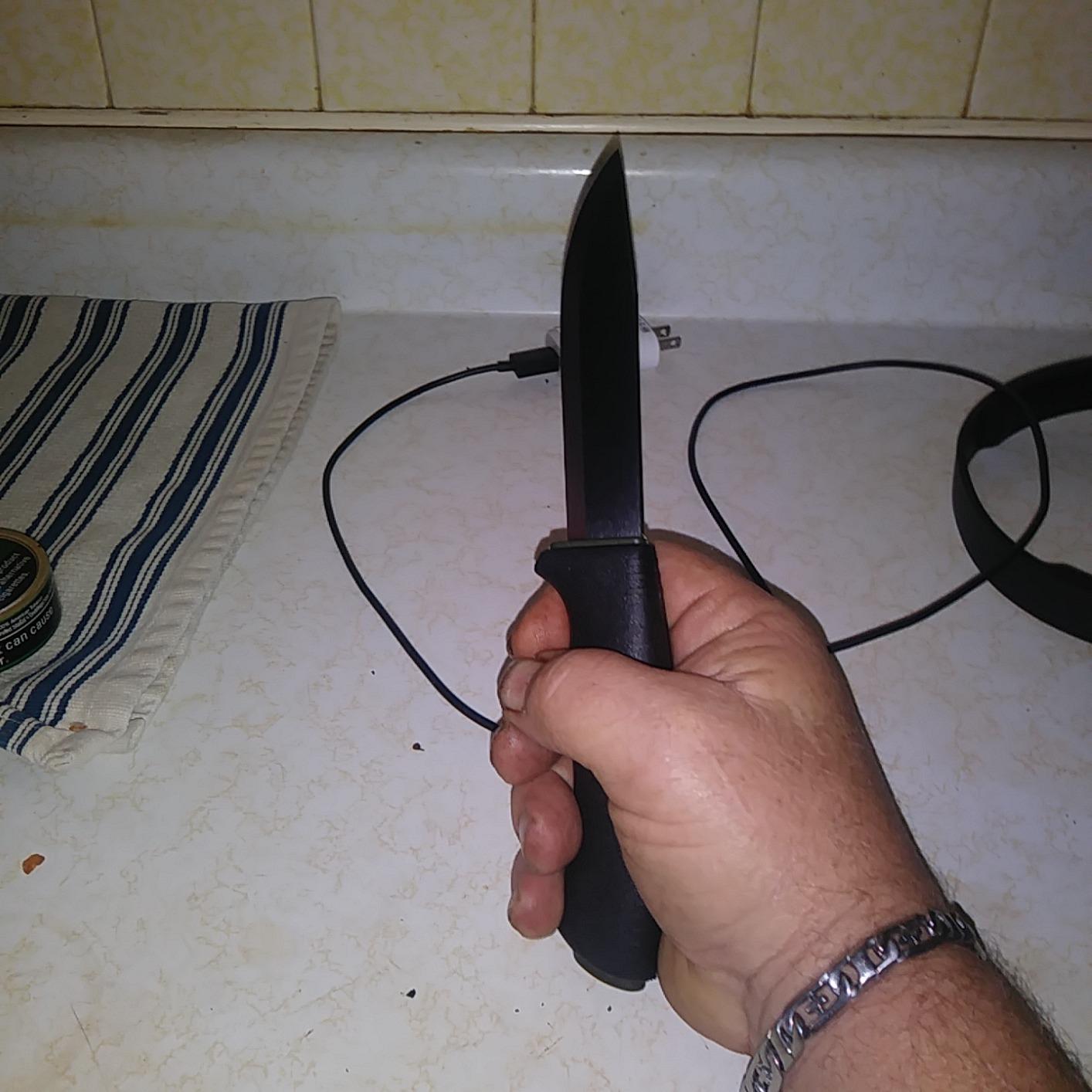 Morakniv Carbon Steel Fixed-Blade Bushcraft Knife with Sheath, Black, 4.3 Inch customer photo 1