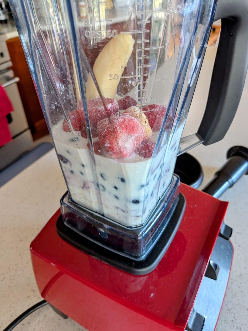 Vitamix 5200 Professional-Grade Blender, 64 oz. Container, Red | Kitchen Appliance for Smoothies, Soups and More, Variable Speed, Self-Cleaning, High Speed Switch, Stainless Blades customer photo 1