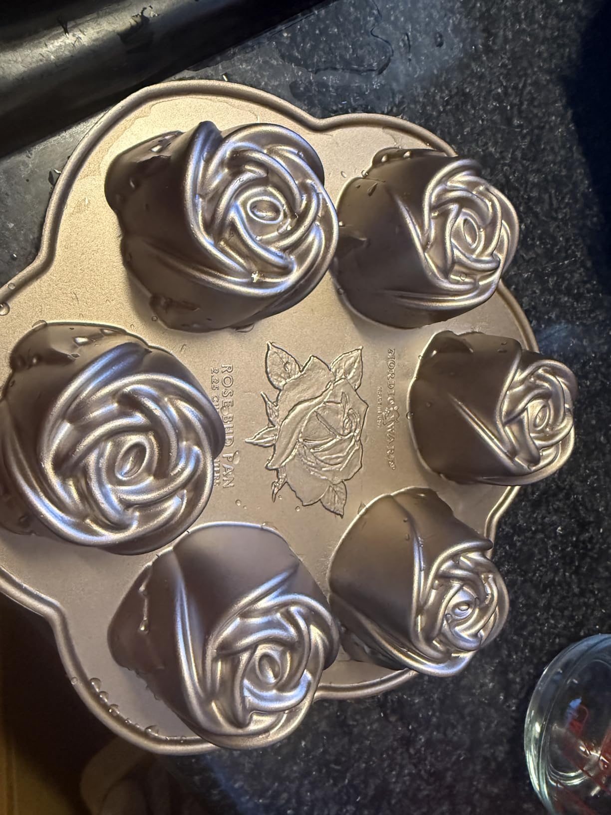 Nordic Ware Blossom Bundt Pan, Toffee customer photo 1