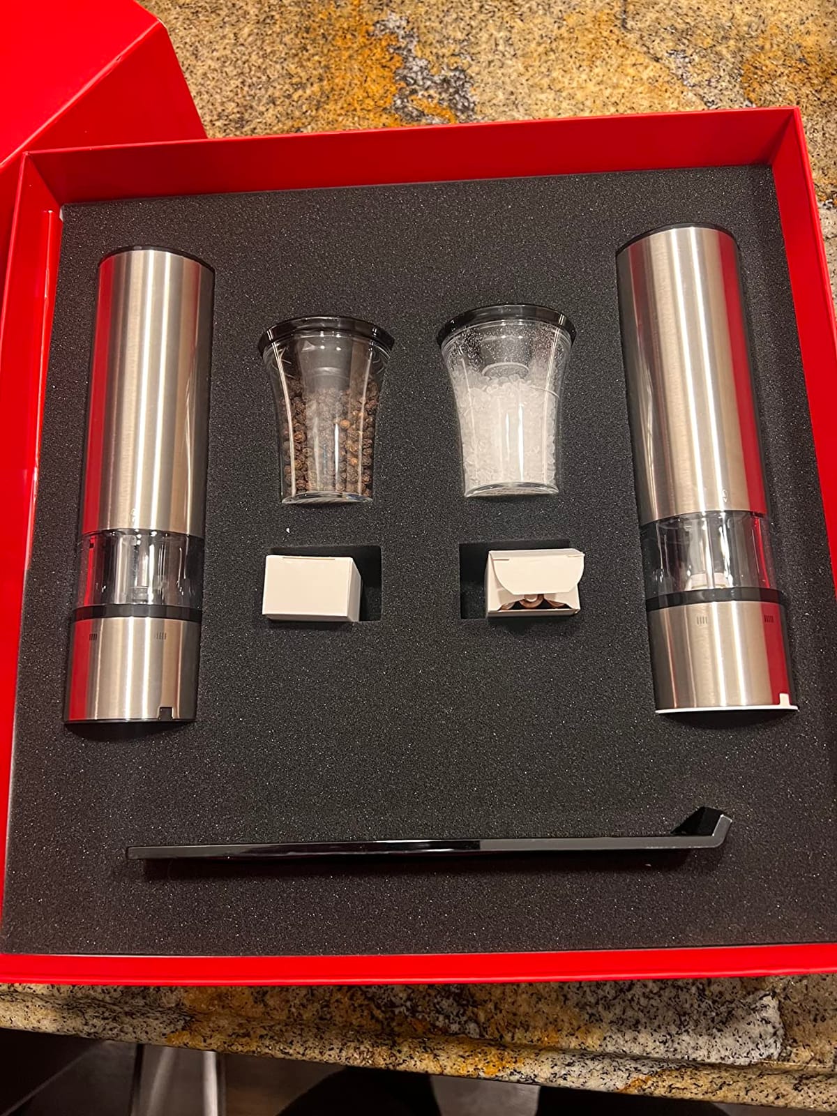 Peugeot Elis Sense Salt & Pepper Mill Set, u'Select, 8 in, Stainless Steel | Two electric grinders, battery operated, 6 grind settings, one-hand operation, acrylic reservoir, gift box, 20 cm customer photo 2