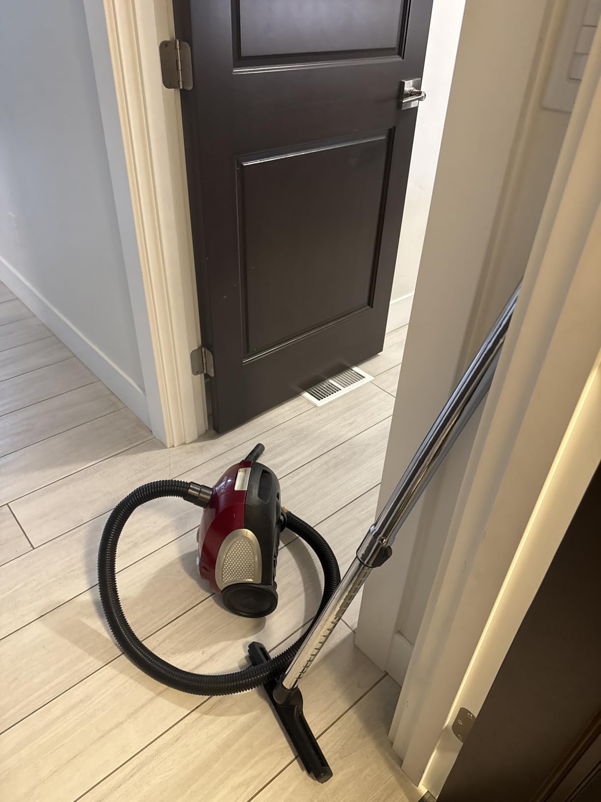 AHSC-1 Atrix Lil Red Canister Vacuum Portable Canister vacuum w/ 2 Quart HEPA Filter & Variable Speed Motor customer photo 2