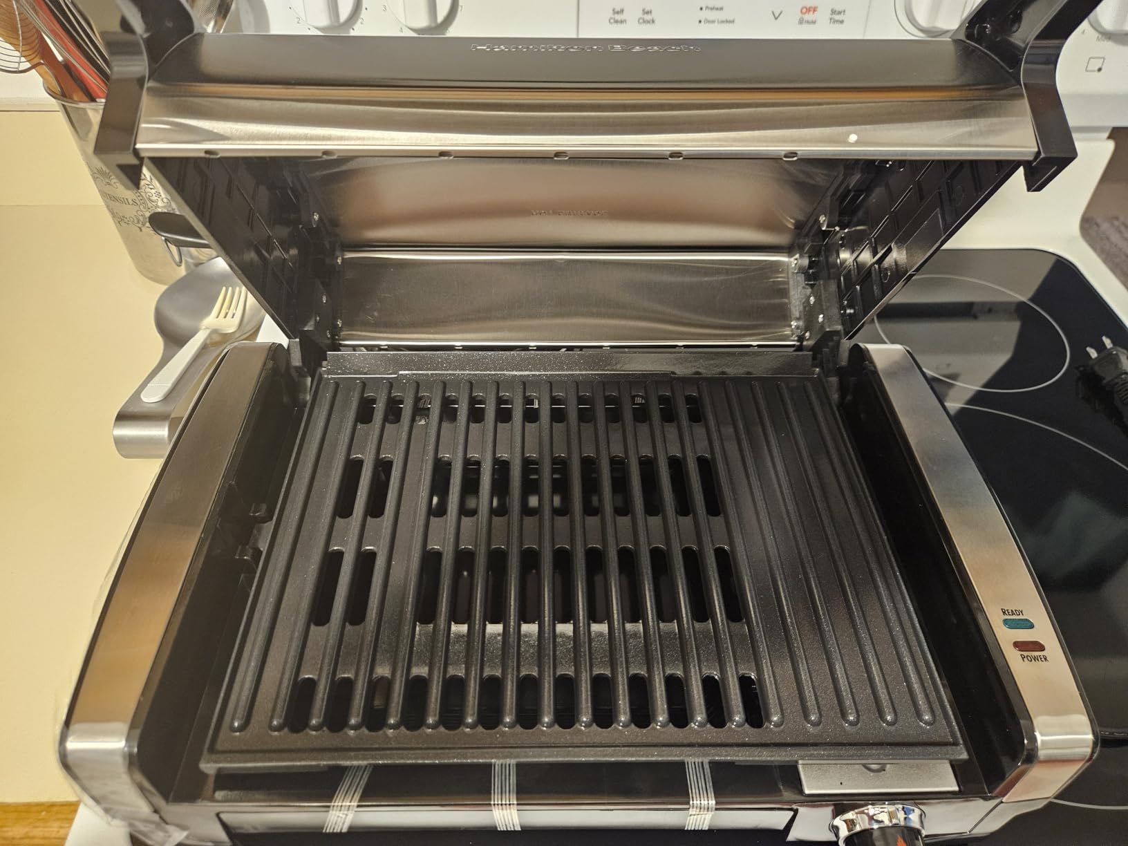 Hamilton Beach Electric Indoor Searing Grill with Adjustable Temperature Control to 450F, 118 sq. in. Surface Serves 6, PFAS-Free Removable Nonstick Grate, Stainless Steel (25360) customer photo 1