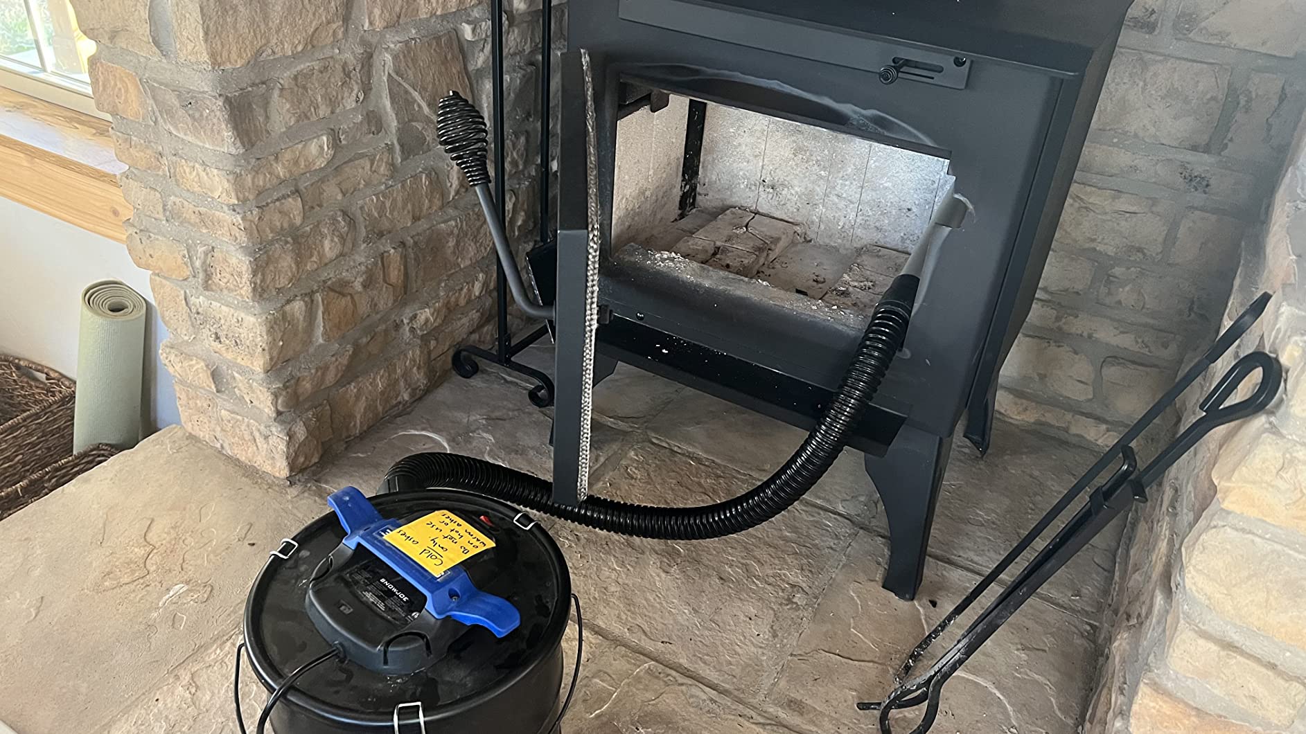 Snow Joe ASHJ201 4.8-Gallon 4-Amp Ash Vacuum w/Metal Storage Tank, Hose, Filters, Cord Organizer | Metal Canister with Hose & Filter, 4-Amp Motor, for Home, Garage, and Outdoor Spaces customer photo 2