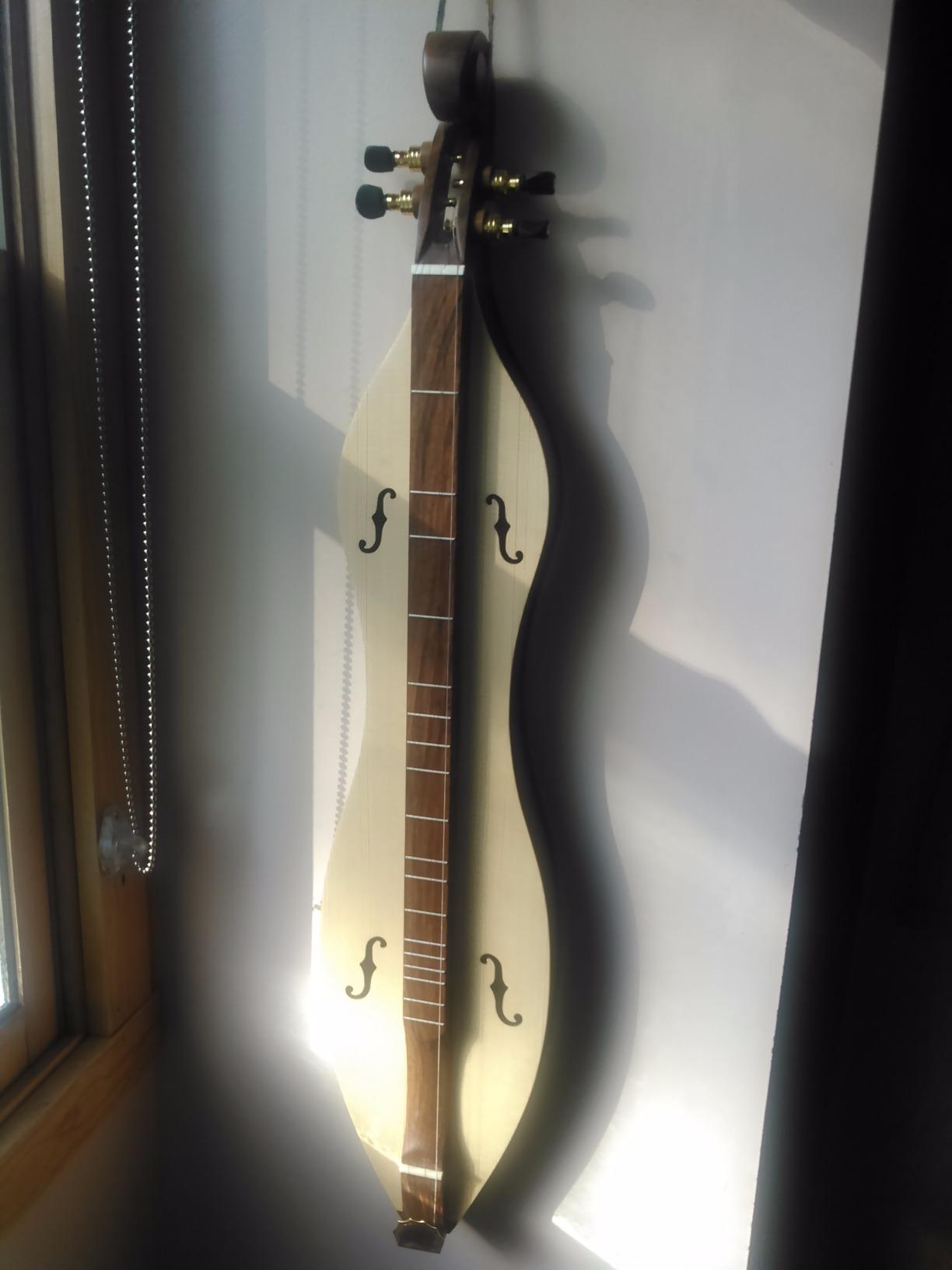 Roosebeck Emma Mountain Dulcimer 4-String Vaulted Fretboard Spruce F-Holes customer photo 1