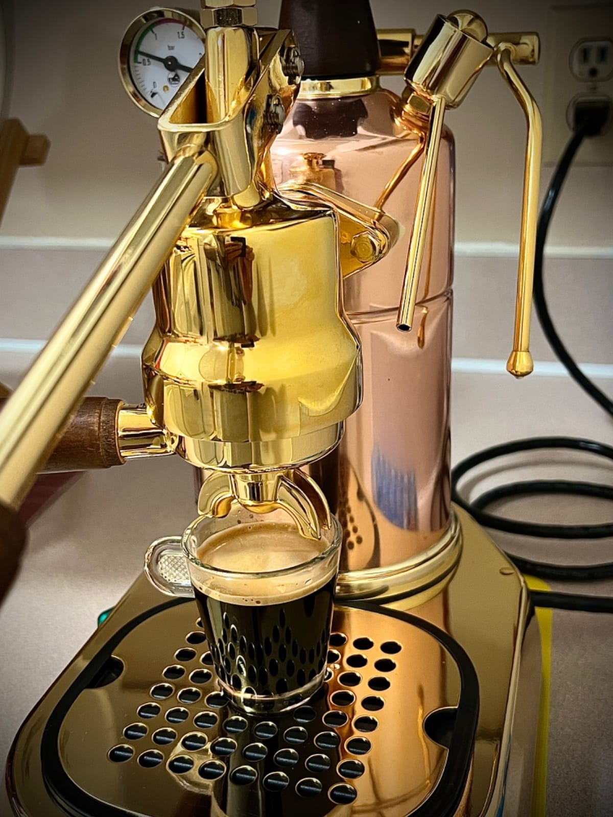 La Pavoni Professional 16-Cup Lever Espresso Machine - Copper and Brass Espresso Maker with Bottomless Portafilter - 38oz Boiler with Pressure Gauge - Manual Lever Operation - Made in Italy customer photo 1