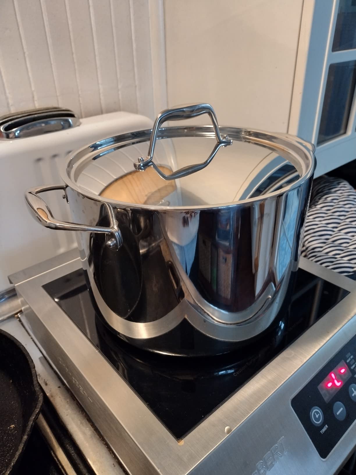 Tramontina Signature Tri-Ply Clad Stainless Steel 8-Quart Stock Pot | Induction-Ready Pasta Pot, Dishwasher-Safe, NSF-Certified, Made in Brazil customer photo 1