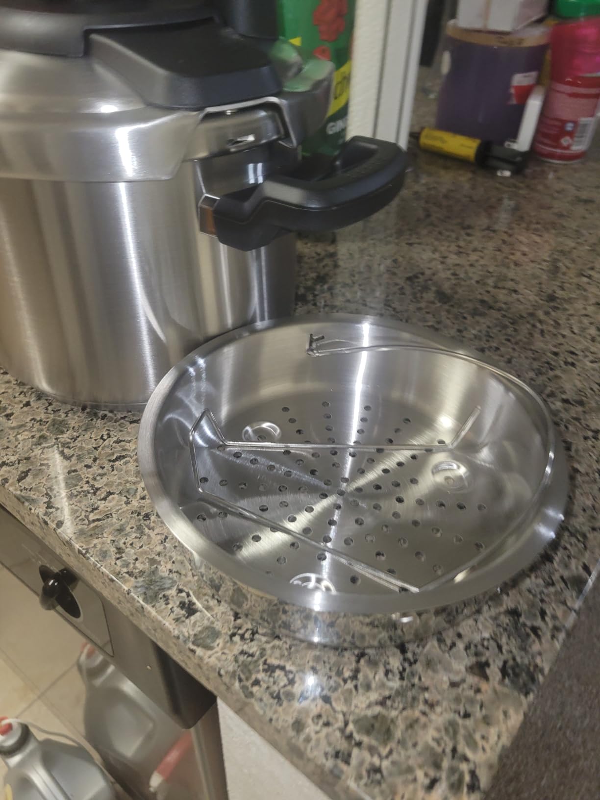 T-fal Clipso Stainless Steel Pressure Cooker, 6.3 Quart customer photo 1
