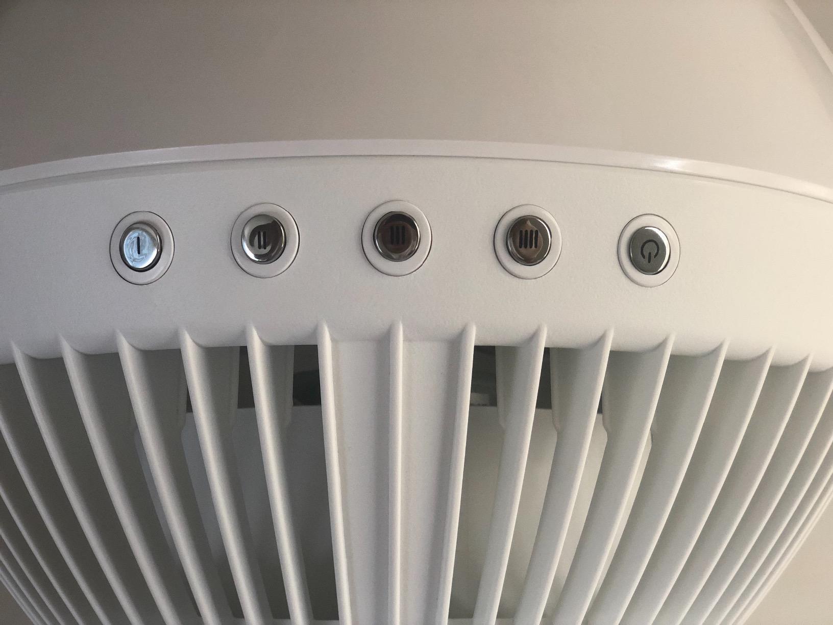 Vornado 660 Large Whole Room Air Circulator Fan with 4 Speeds and 90-Degree Tilt, 660-Large, White customer photo 1