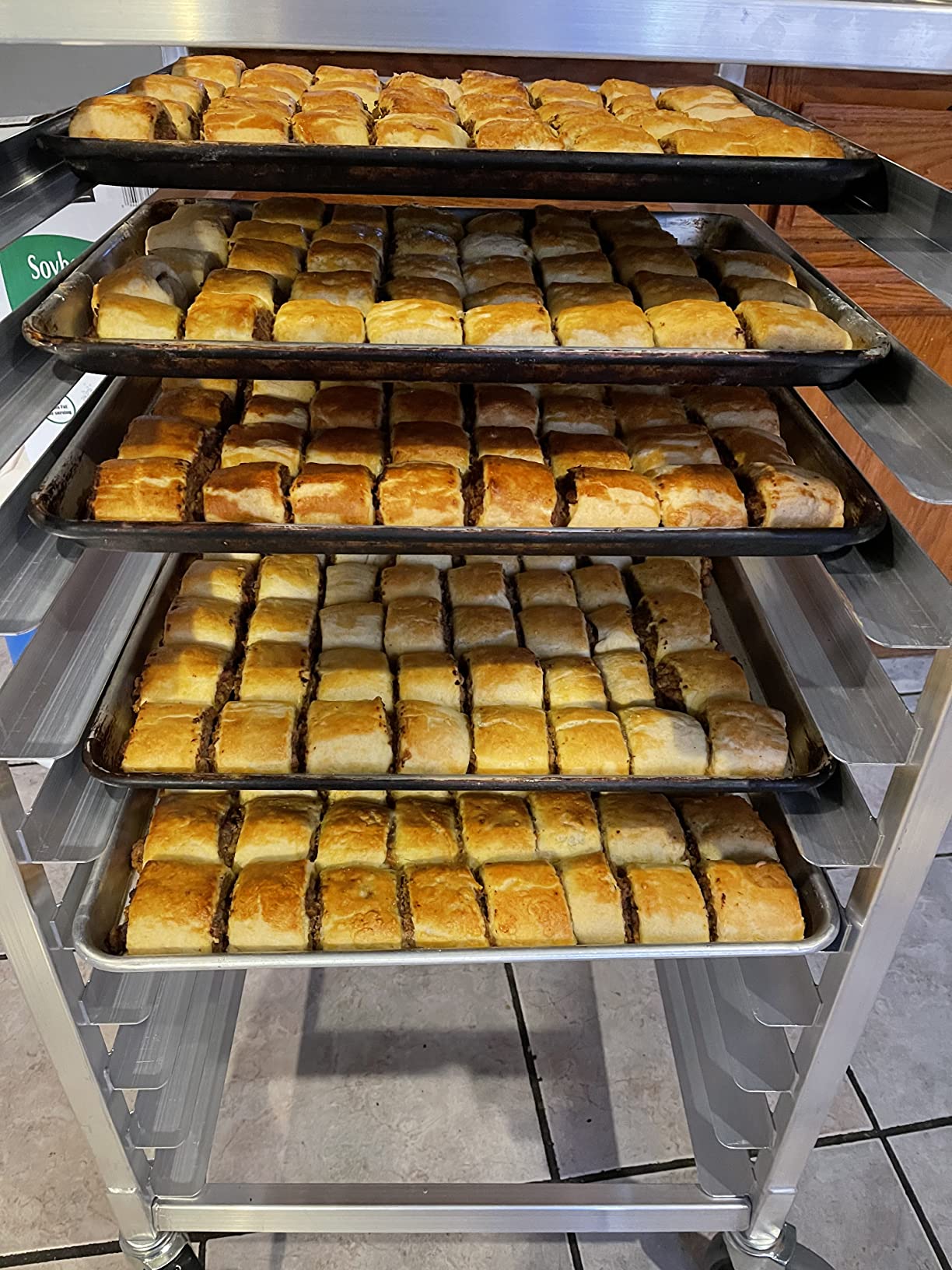 GRIDMANN Commercial Bun Pan Bakery Rack - 10 Sheet customer photo 1