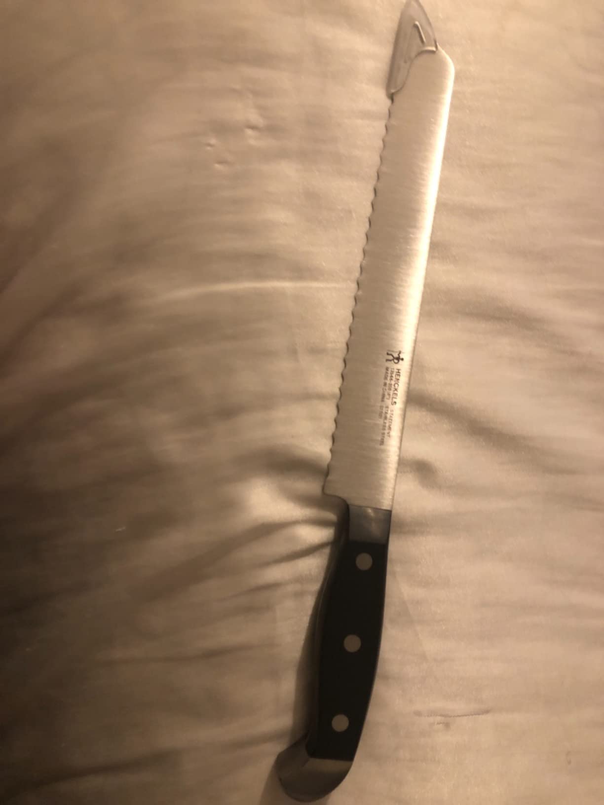 HENCKELS Statement 8-Inch Bread Knife, Razor-Sharp, German Engineered | Informed by 100+ Years of Mastery. Dishwasher Safe, Ideal for Homemade Bread, Thick Crusts, Breads, and Cakes customer photo 1