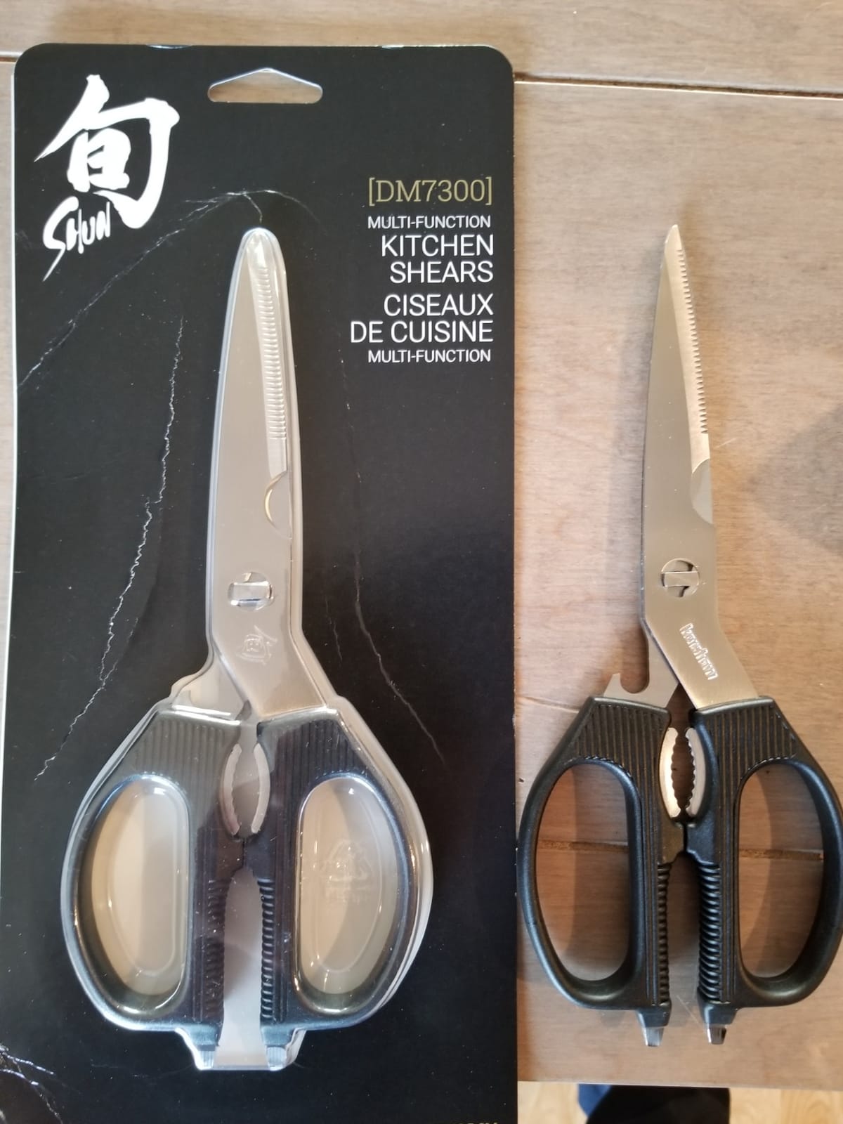 Shun Multi Purpose Kitchen Shears, Heavy Duty Cooking Scissors, Durable 420J2 Stainless Steel, Detachable Blades for Easy Cleaning, Kitchen Shears for Professional and Home Chefs customer photo 1