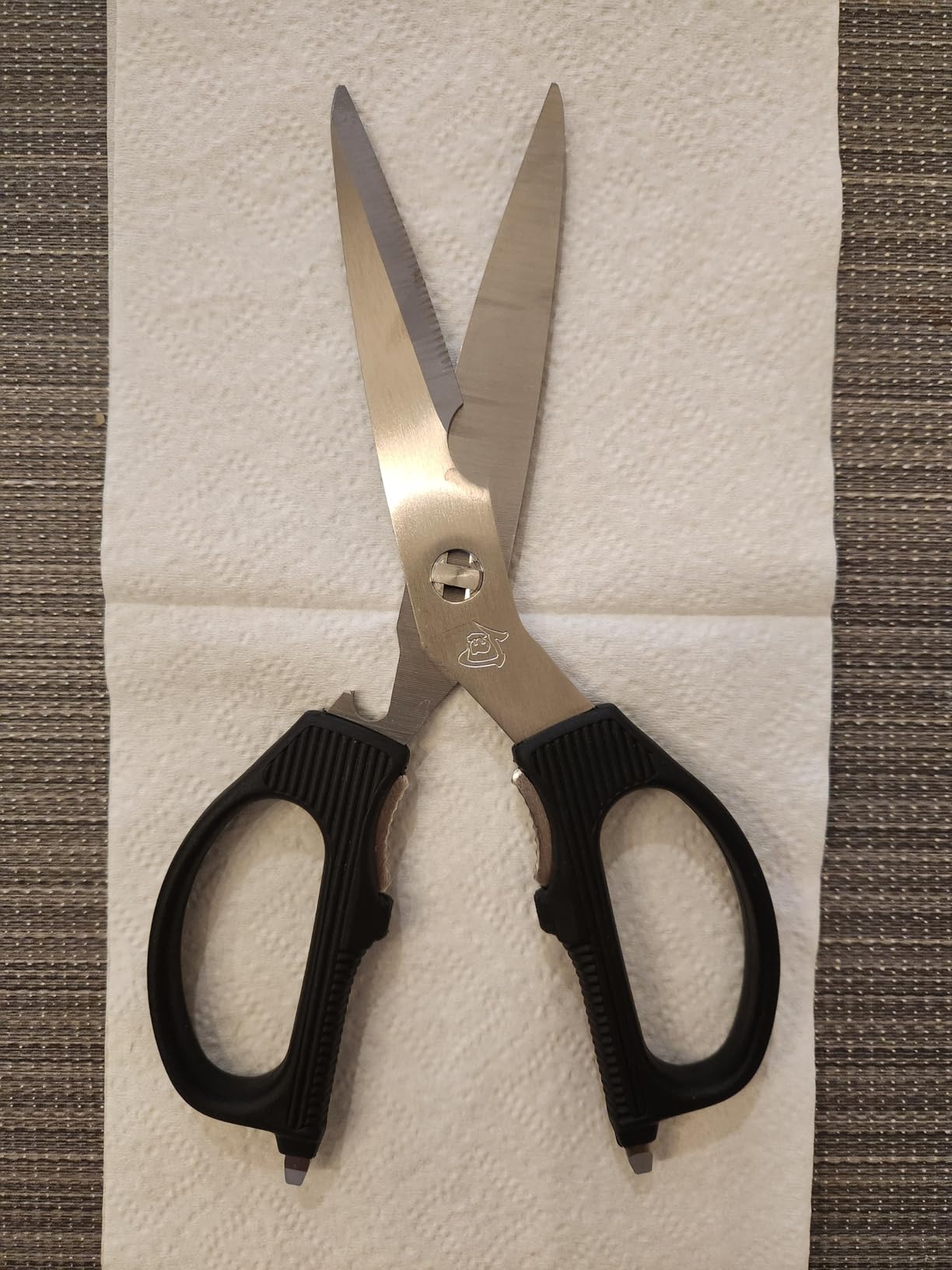 Shun Multi Purpose Kitchen Shears, Heavy Duty Cooking Scissors, Durable 420J2 Stainless Steel, Detachable Blades for Easy Cleaning, Kitchen Shears for Professional and Home Chefs customer photo 2