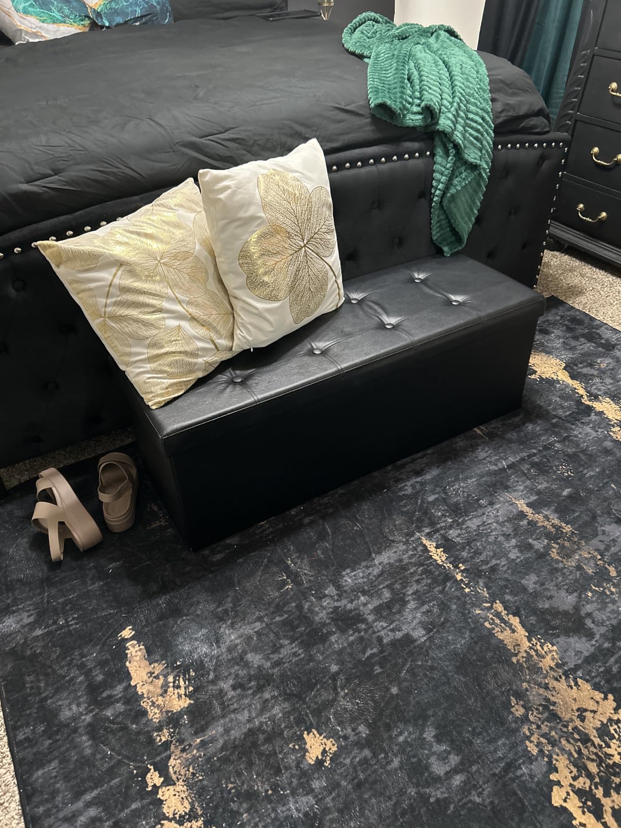 SONGMICS MAZIE Collection - 43 Inches Folding Storage Ottoman Bench, Ottoman with Storage, Foot Rest Stool, Load 660 lb, for Living Room, Synthetic Leather, Black ULSF701 customer photo 2