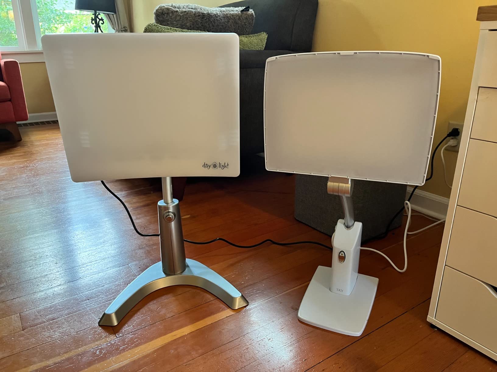 Carex Day-Light Classic Plus Sunlight Therapy Lamp - 10000 LUX Therapy Lamp at 12 Inches, LED Bright White Light with Adjustable Height and Brightness Levels for Mood, White customer photo 1