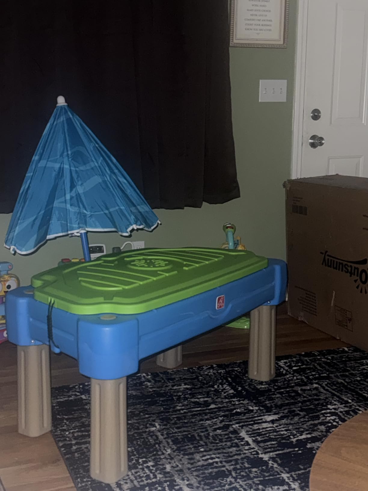 Step2 Cascading Cove Sand and Water Table, Kids Activity Sensory Playset, Comes with Umbrella, Summer Outdoor Toys, 7 Piece Toy Accessories, For Toddlers 1.5+ Years Old customer photo 2