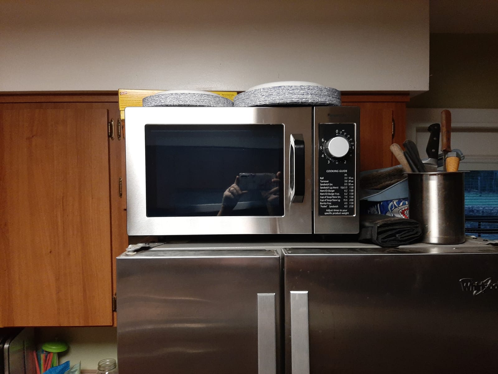 Panasonic NE-1025F Compact Light-Duty Commercial Microwave Countertop Oven with 6-Minute Electronic Dial Control Timer, Bottom Energy Feed, 1000W, 0.8 Cu. Ft. Capacity, Silver customer photo 1