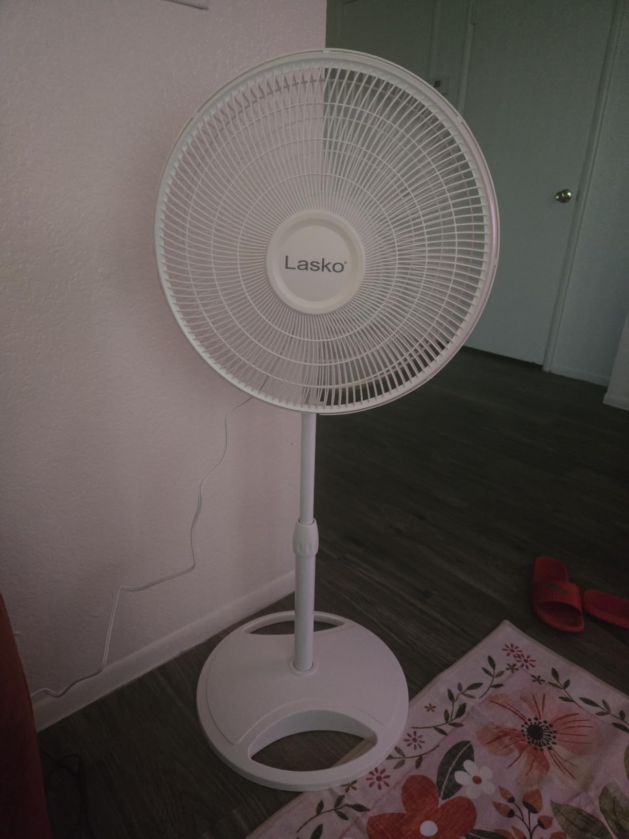Lasko Oscillating Pedestal Fan - Adjustable to 47