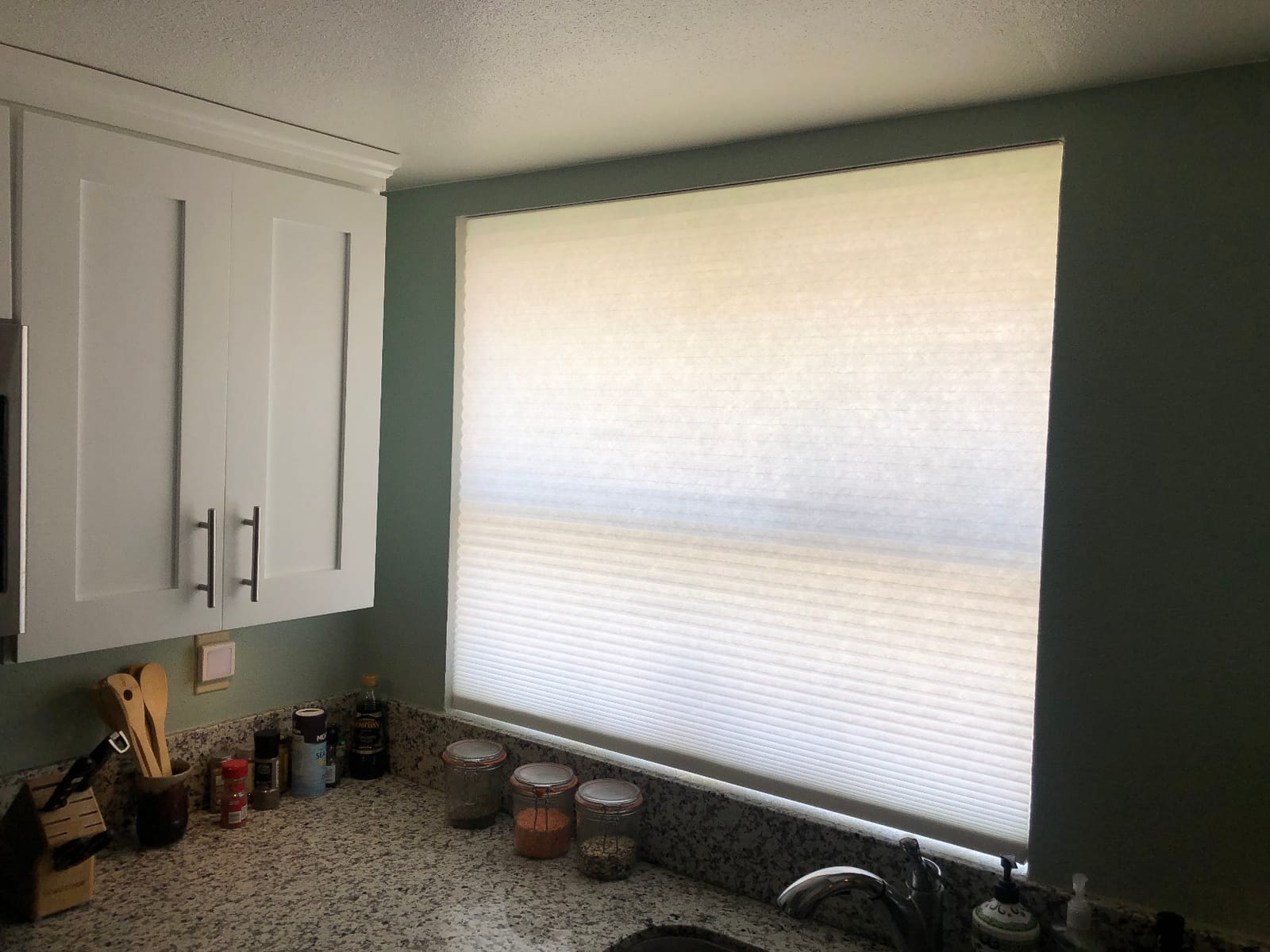 Redi Shade No Tools Easy Lift Cordless Light Filtering White Fabric Shade | 48