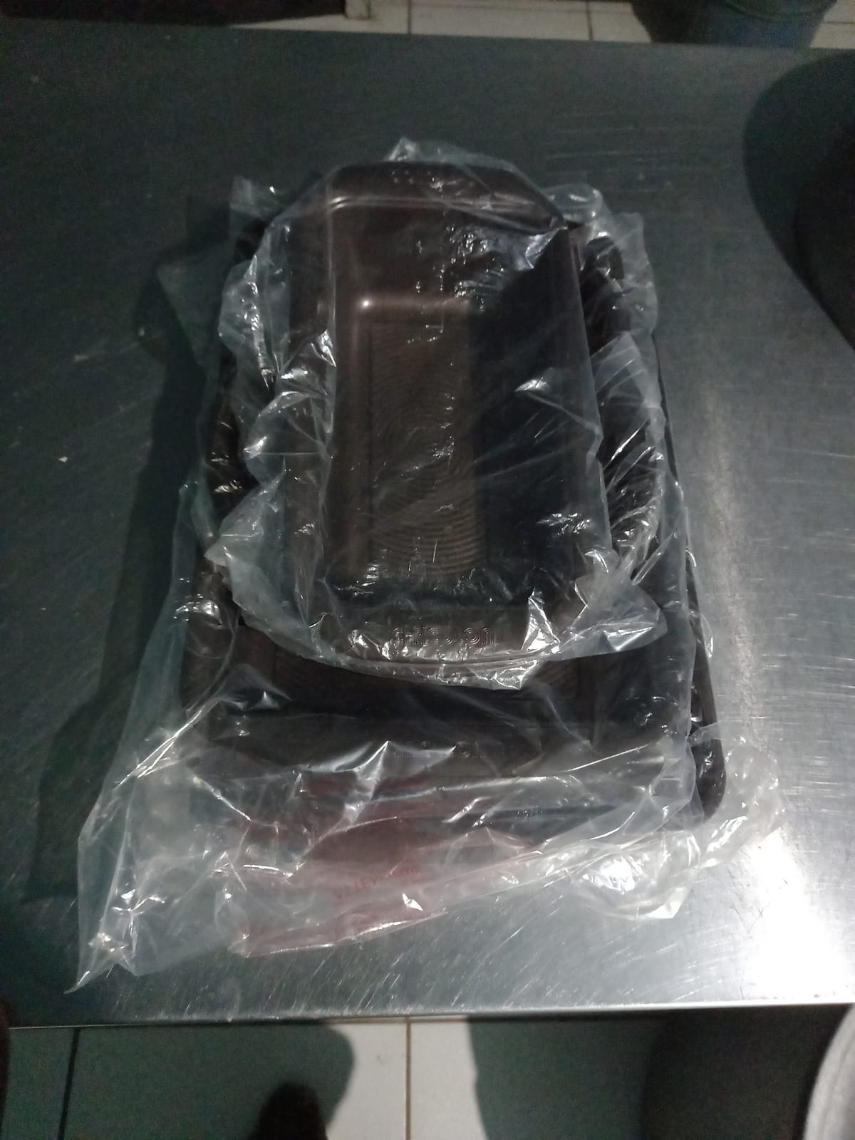 Circulon Nonstick Bakeware Set with Nonstick Cookie Sheet, Bread Pan, Bakings Pan and Cake Pans - 5 Piece, Chocolate Brown customer photo 2