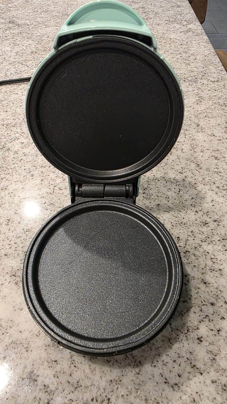 Dash Mini Maker Griddle, 4 Inch Nonstick Cooking Surface, Aqua | Compact Electric Mini Pancake Maker, Quick Heating, Single Serve Eggs, Hash Browns & Breakfast Sandwiches customer photo 1
